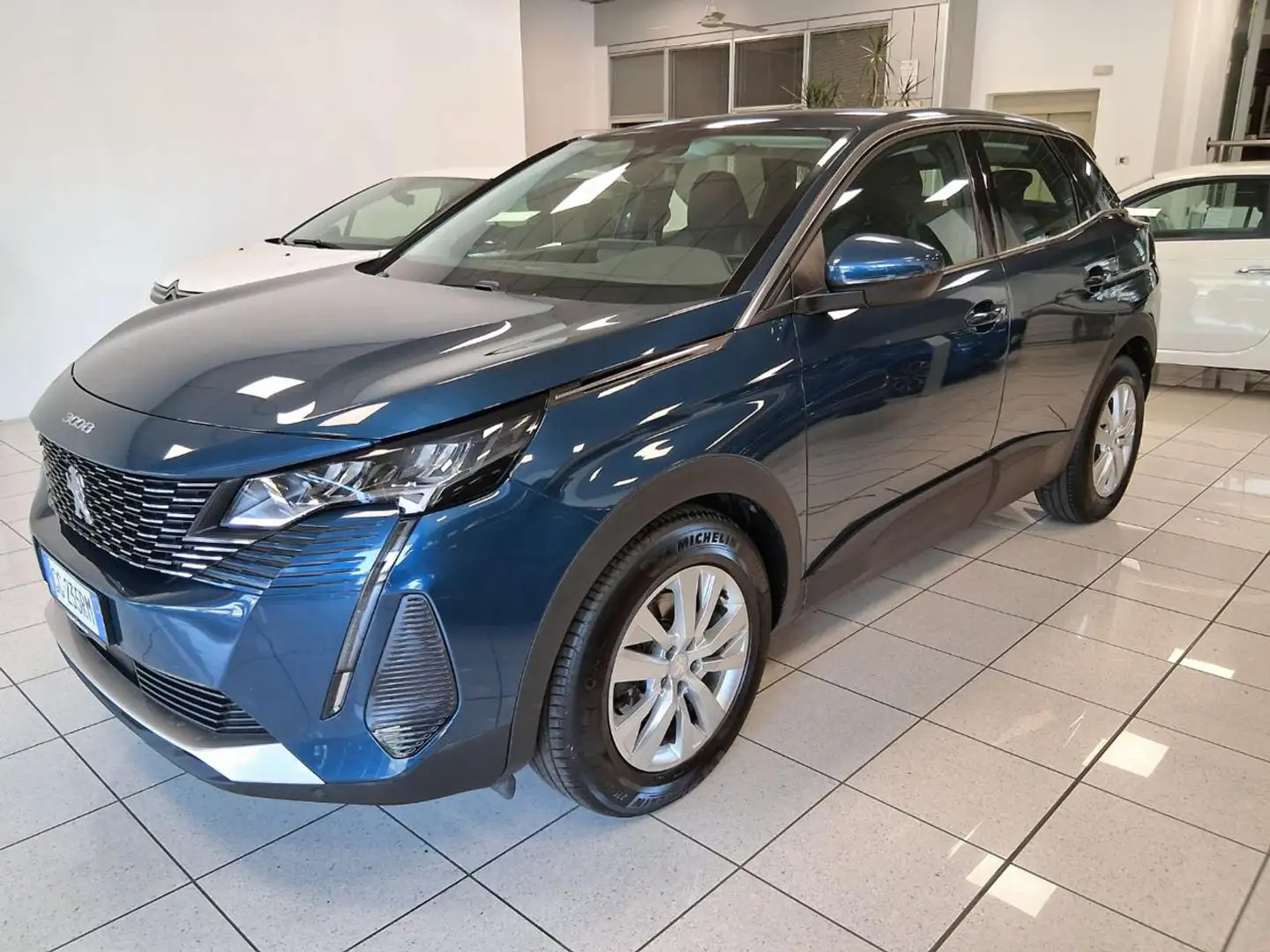 Peugeot 3008 BlueHDi 130 S&S EAT8 Active Business Bleu - 2