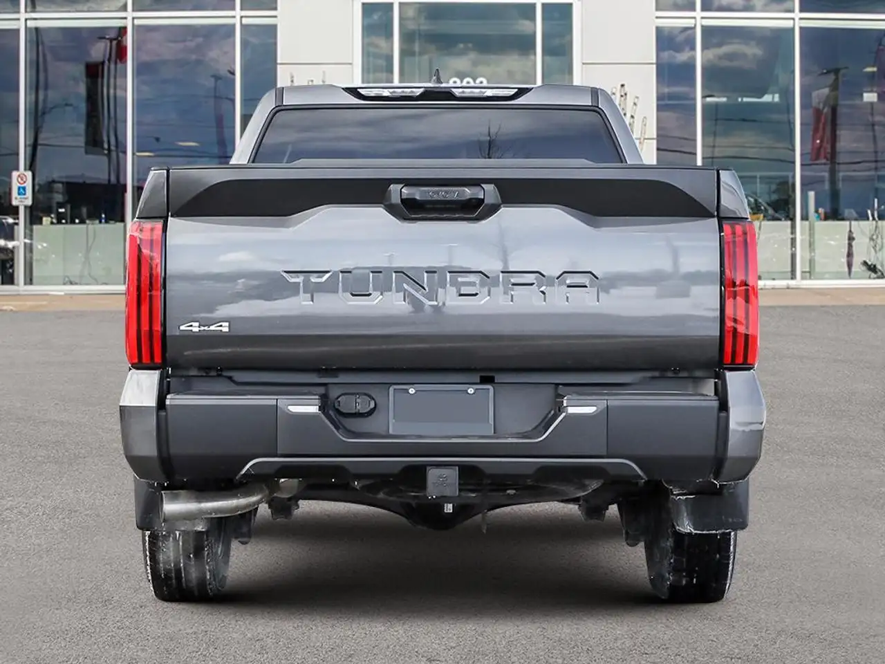 Toyota Tundra снимка Toyota Tundra