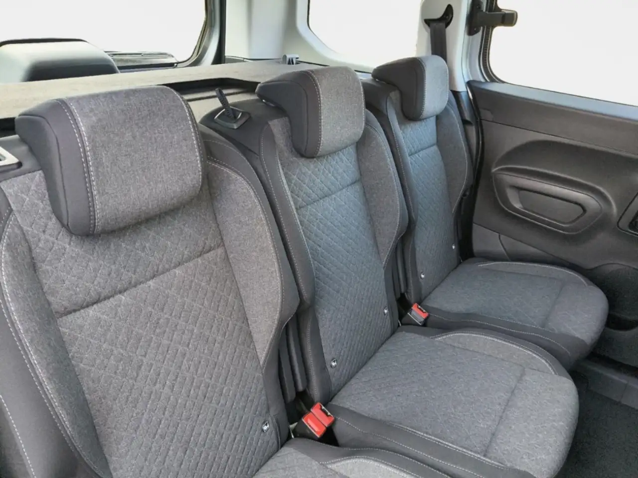 Opel Combo Life 1.5D LED+KLIMA+PDC+CARPLAY 14