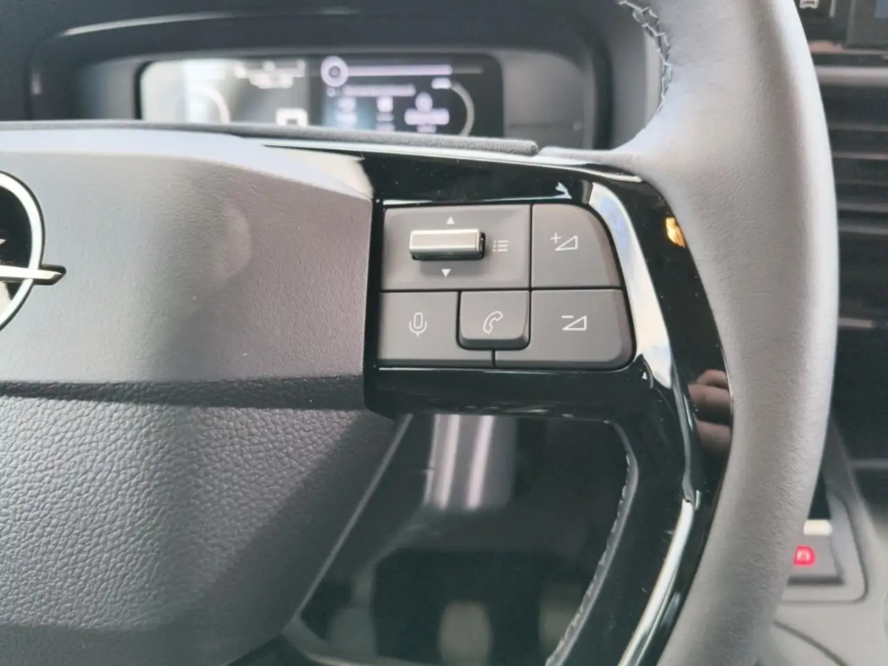 Opel Combo Life 1.5D LED+KLIMA+PDC+CARPLAY 22