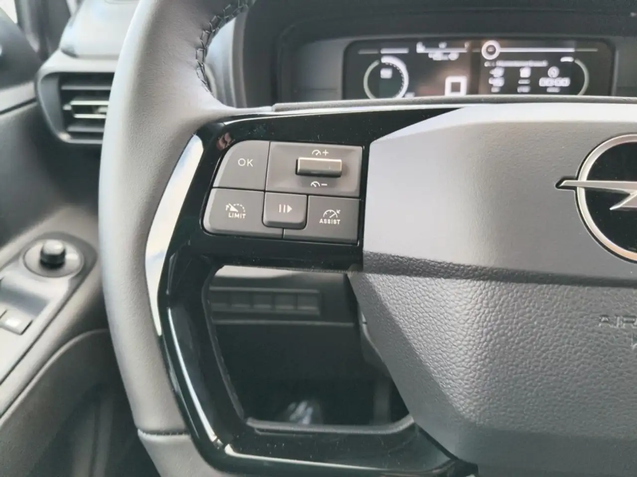Opel Combo Life 1.5D LED+KLIMA+PDC+CARPLAY 21