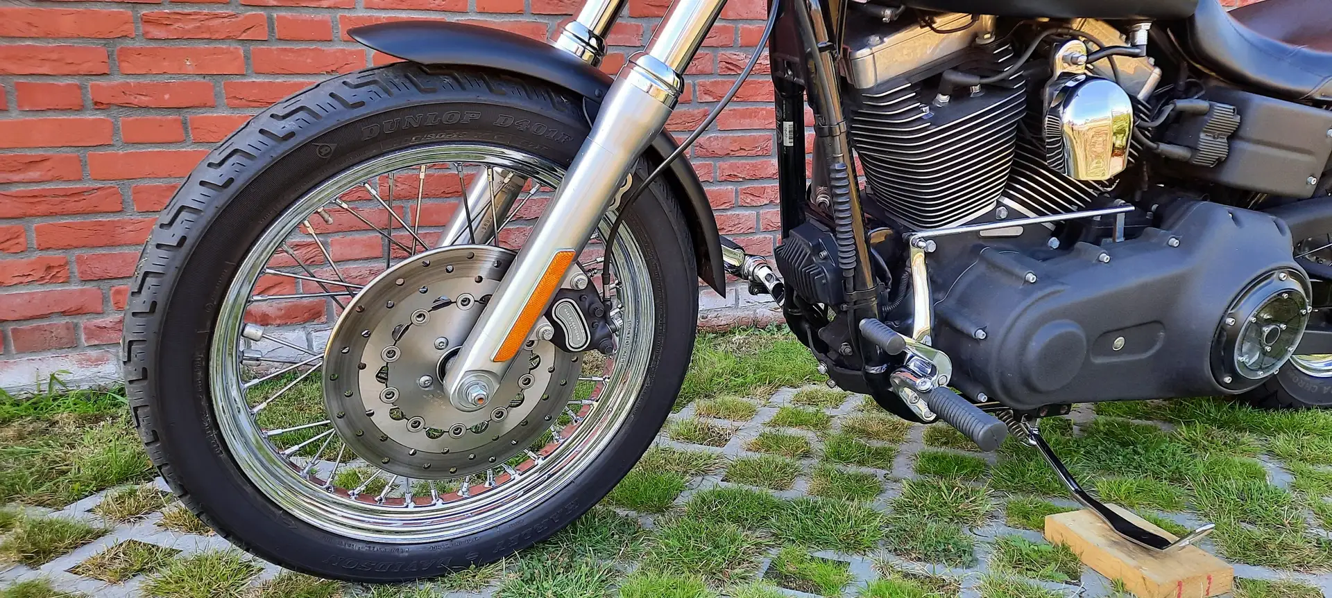 Harley-Davidson Street Bob - 2