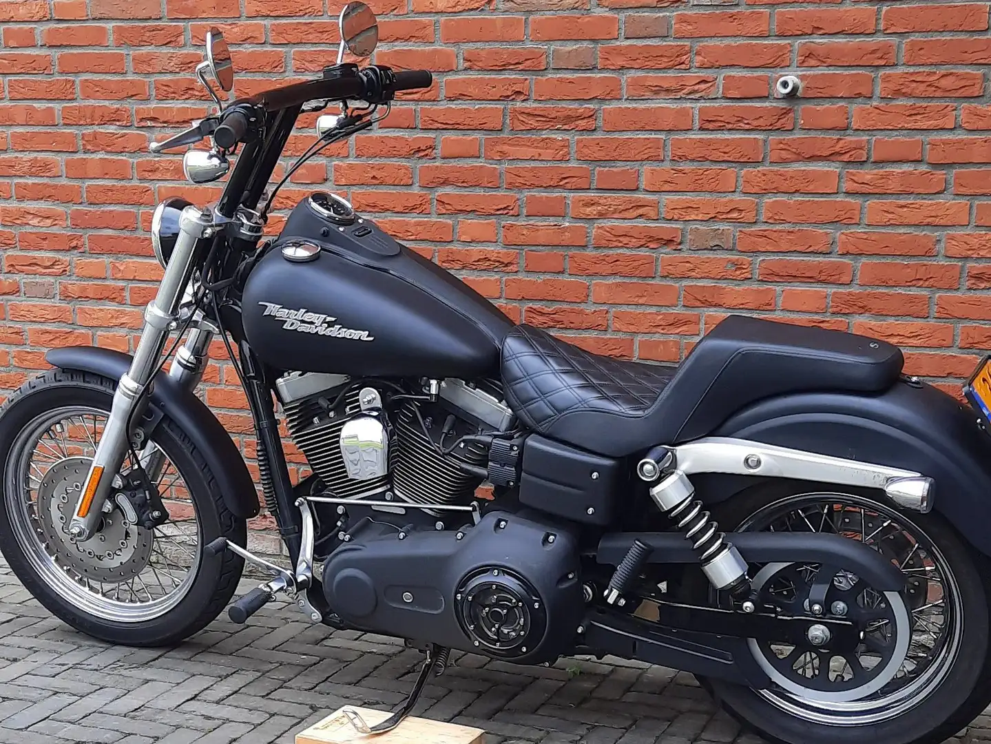 Harley-Davidson Street Bob - 1