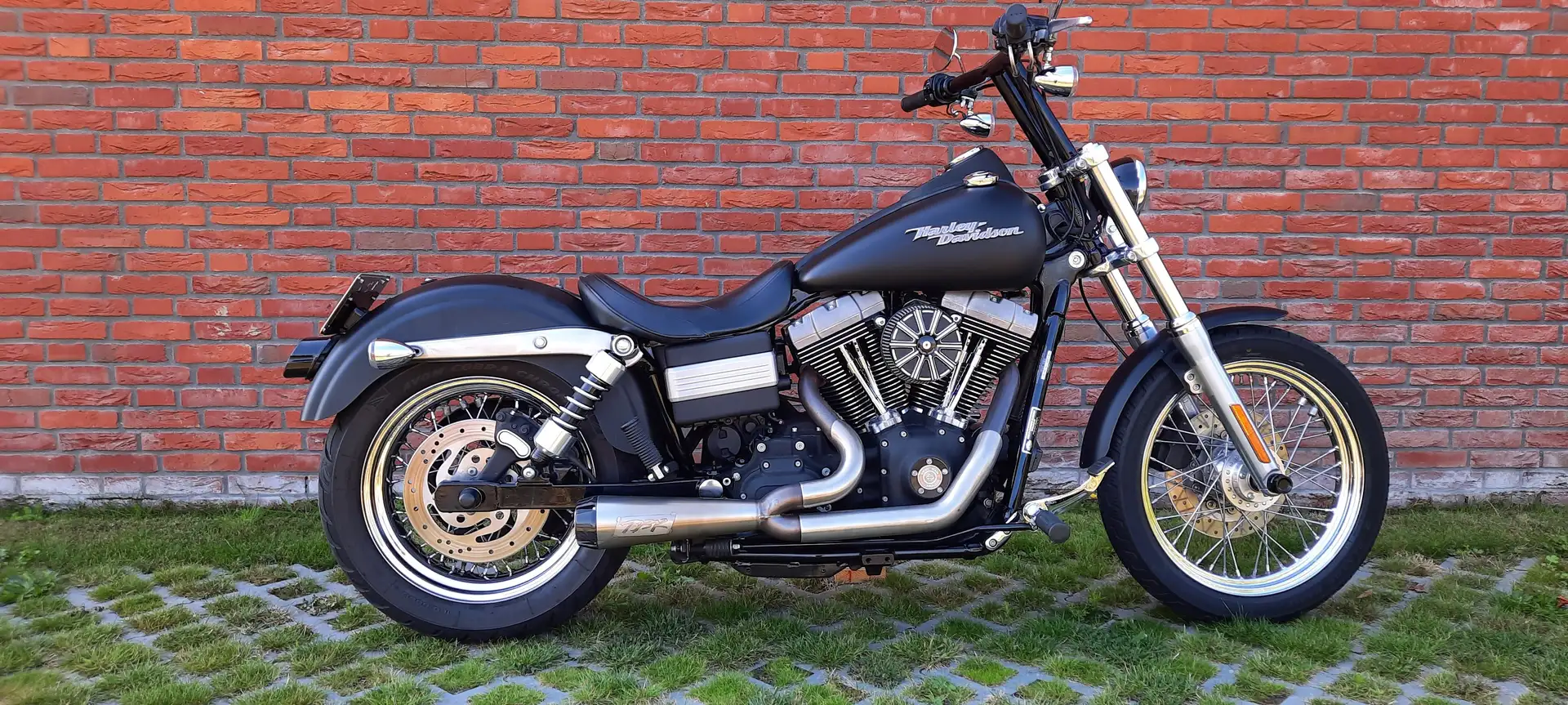 Harley-Davidson Street Bob - 1