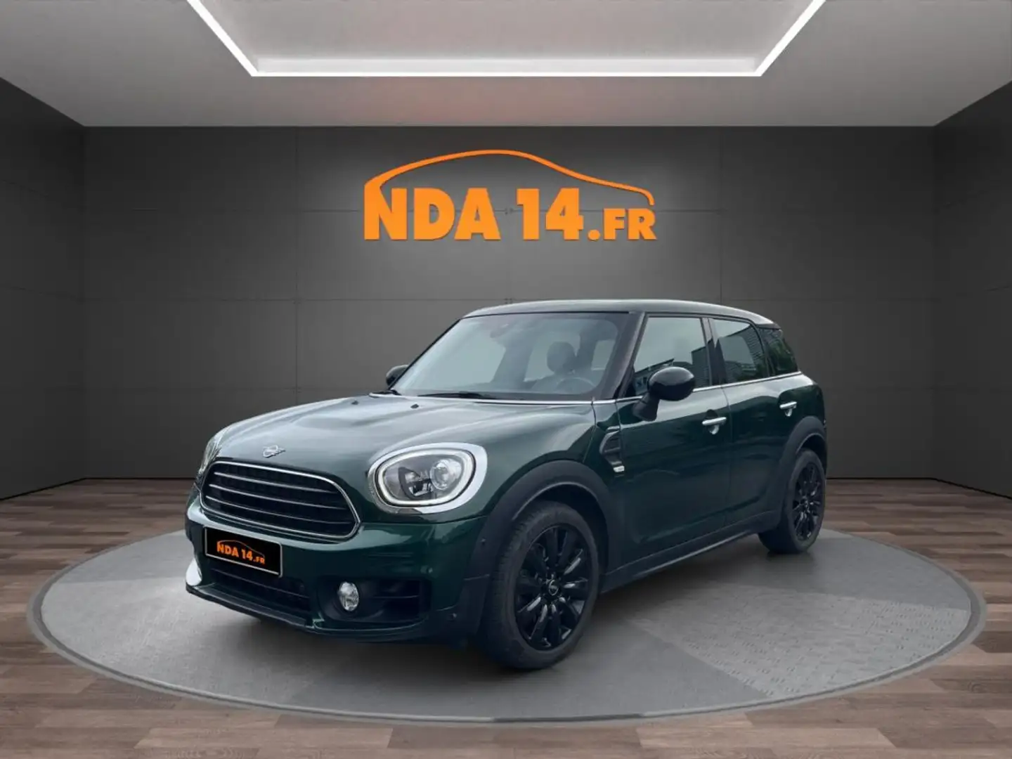 MINI Cooper Countryman 1.5i - 136 F60 BERLINE Cooper Oakwood PHASE 1 Groen - 1