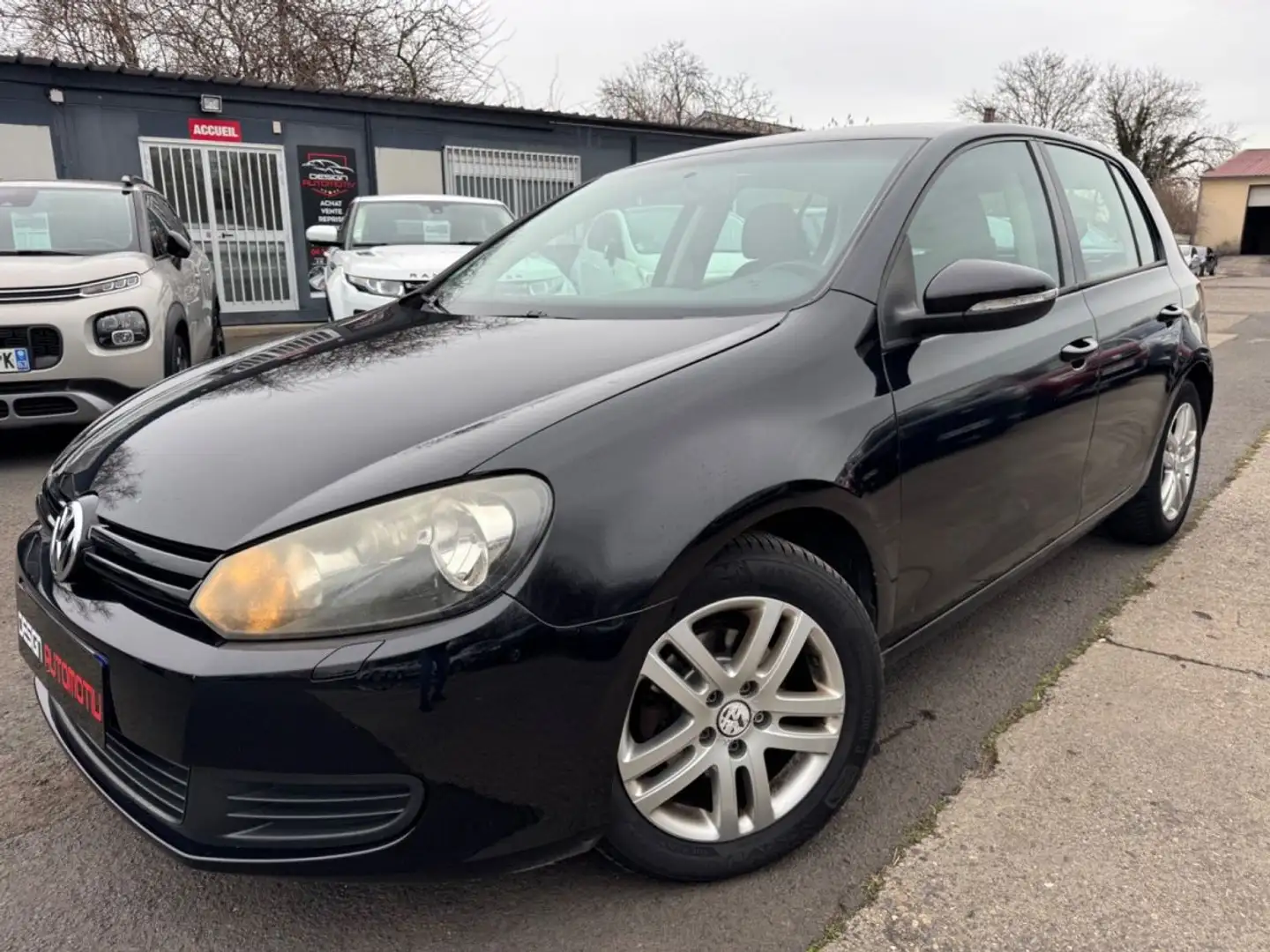 Volkswagen Golf VI 2.0TDi 110CH FAP Trendline 5p Schwarz - 1