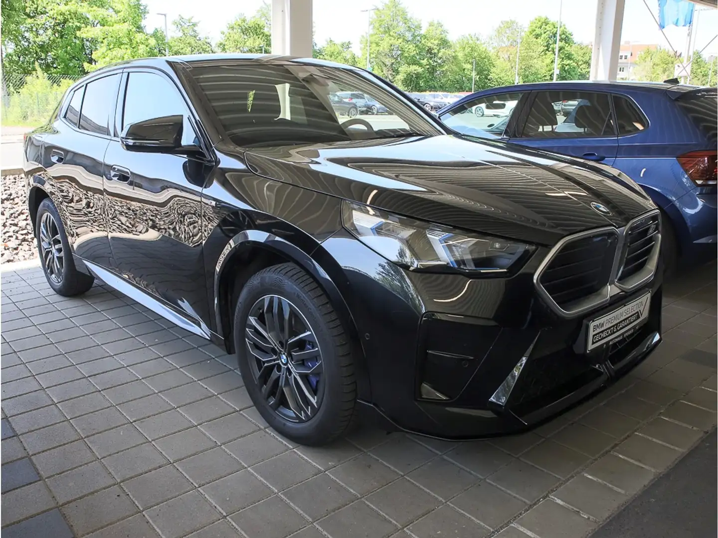 BMW X2 M35i xDrive, LC-Prof., Driv-Ass Prof., Park-Ass+, Schwarz - 2
