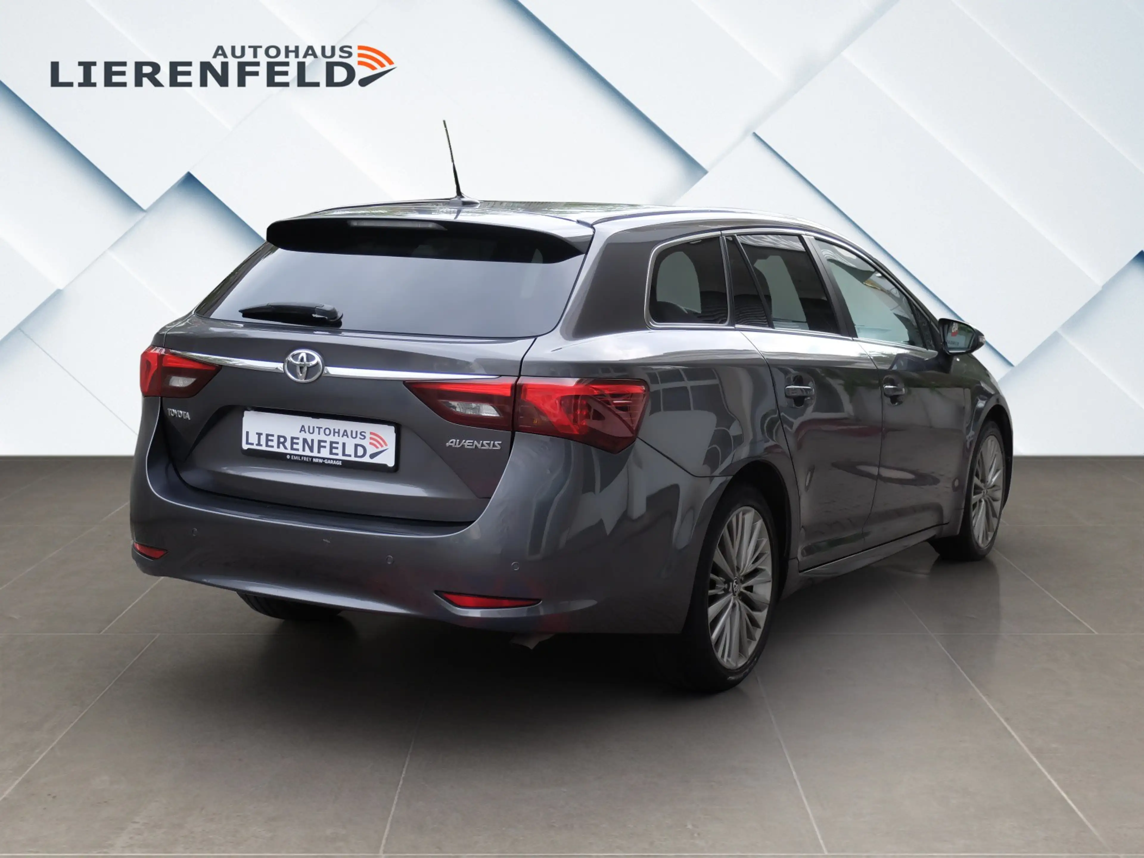 Toyota Avensis 2.0 D-4D Comfort Leder Navi — photo 2