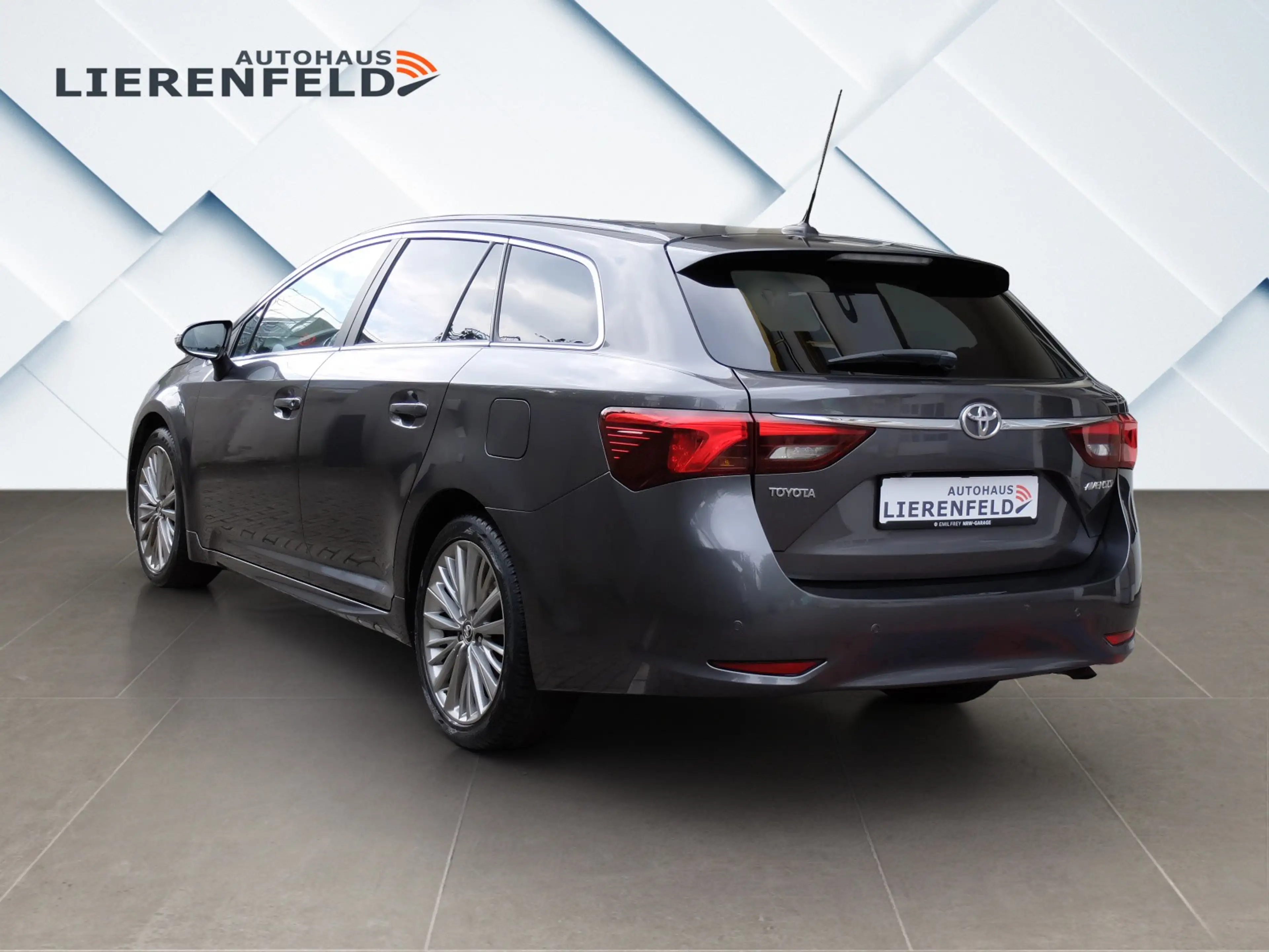 Toyota Avensis 2.0 D-4D Comfort Leder Navi — photo 3