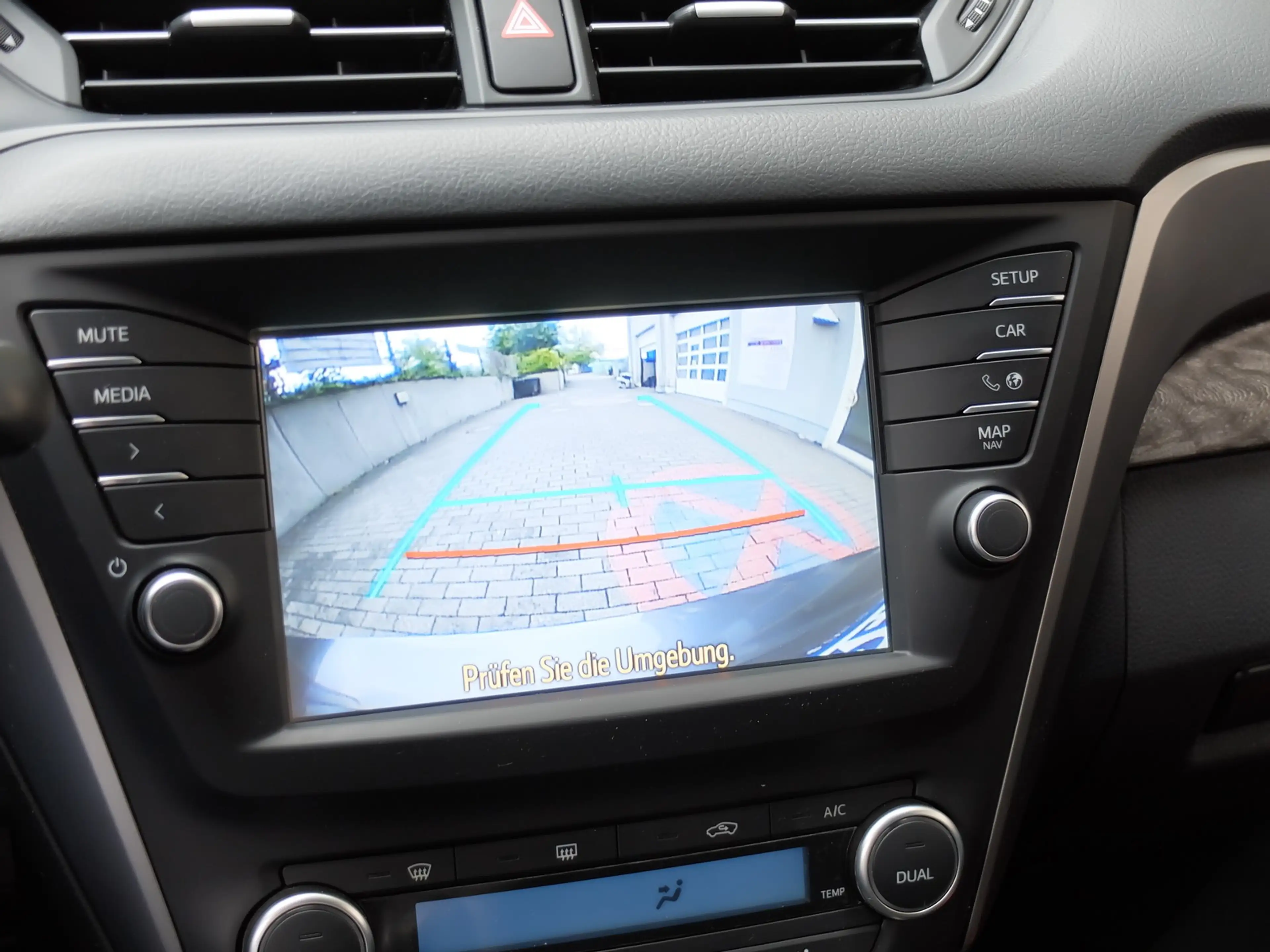 Toyota Avensis 2.0 D-4D Comfort Leder Navi — photo 9