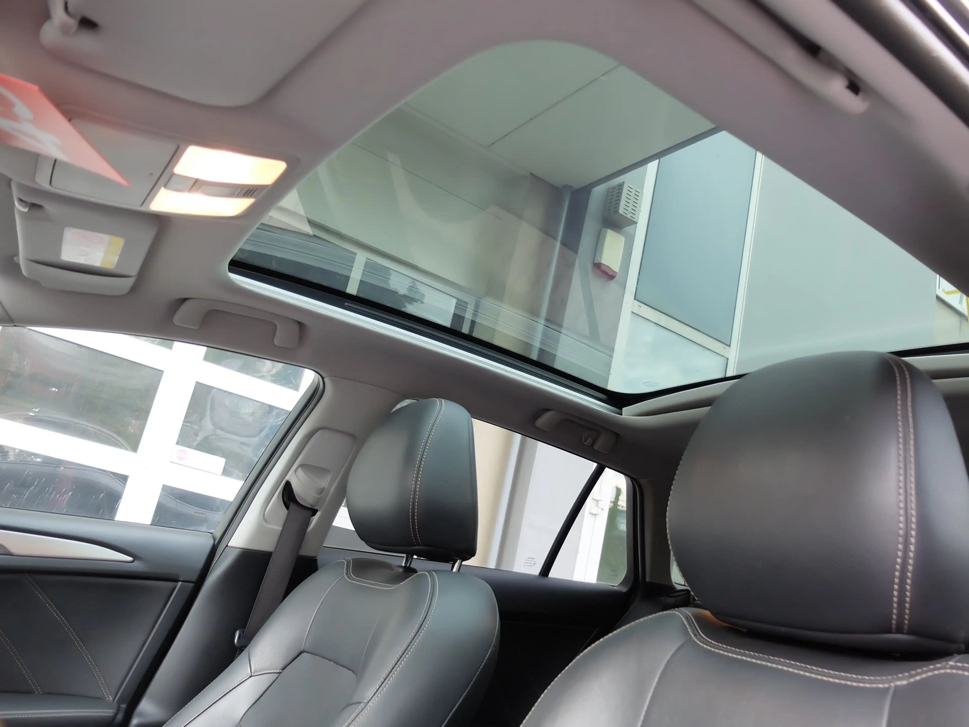 Toyota Avensis 2.0 D-4D Comfort Leder Navi — photo 12