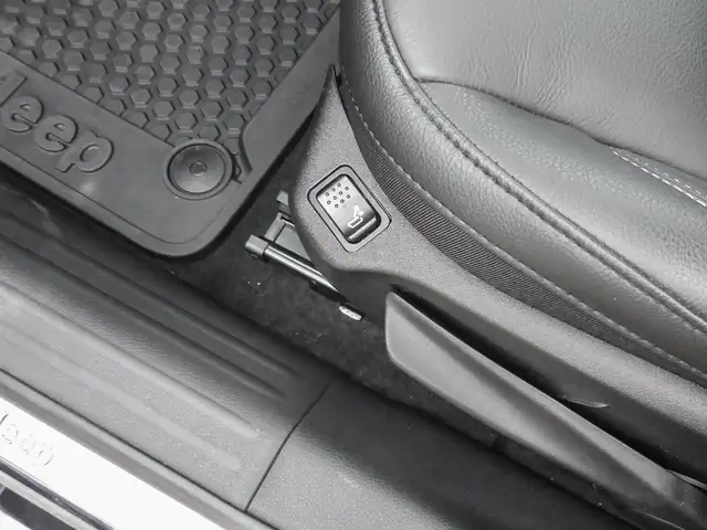 Jeep Compass view 12