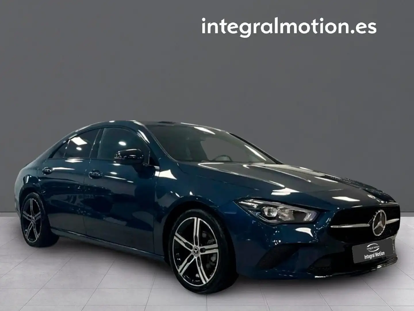 Mercedes-Benz CLA 180 Azul - 2