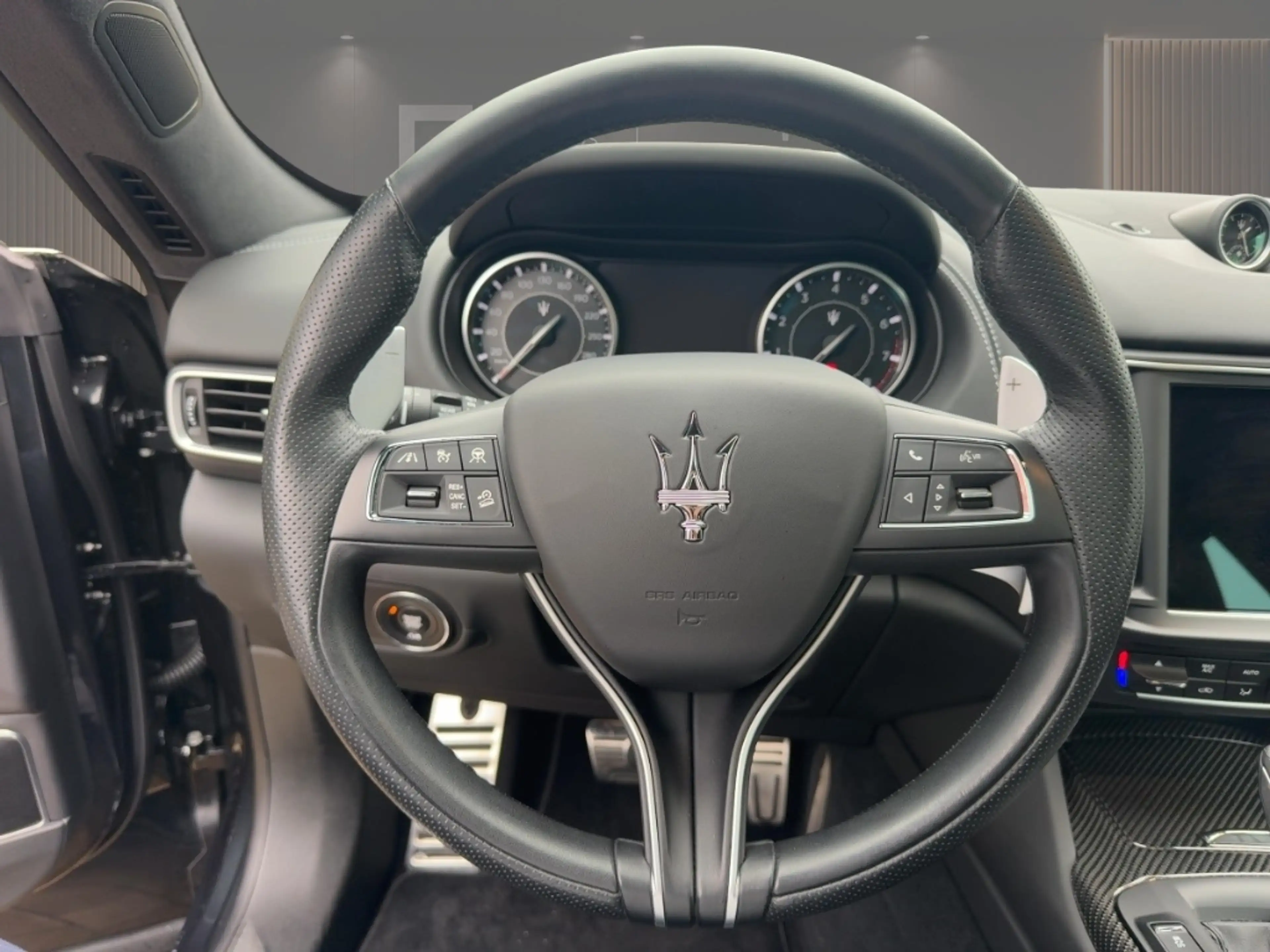 Maserati Levante Modena S MY22 430HP Carbon Pano 21 Zoll — photo 14