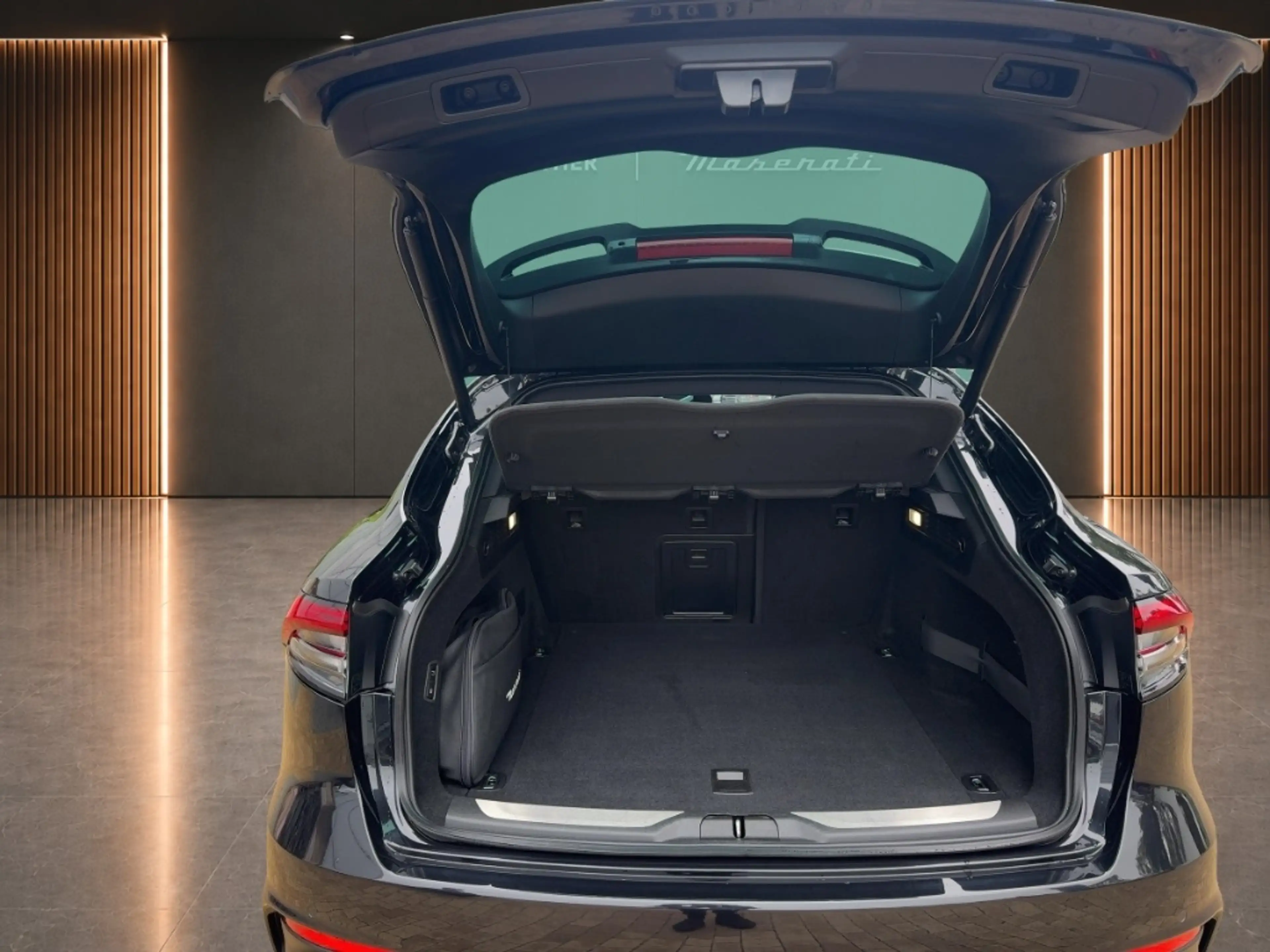 Maserati Levante Modena S MY22 430HP Carbon Pano 21 Zoll — photo 11