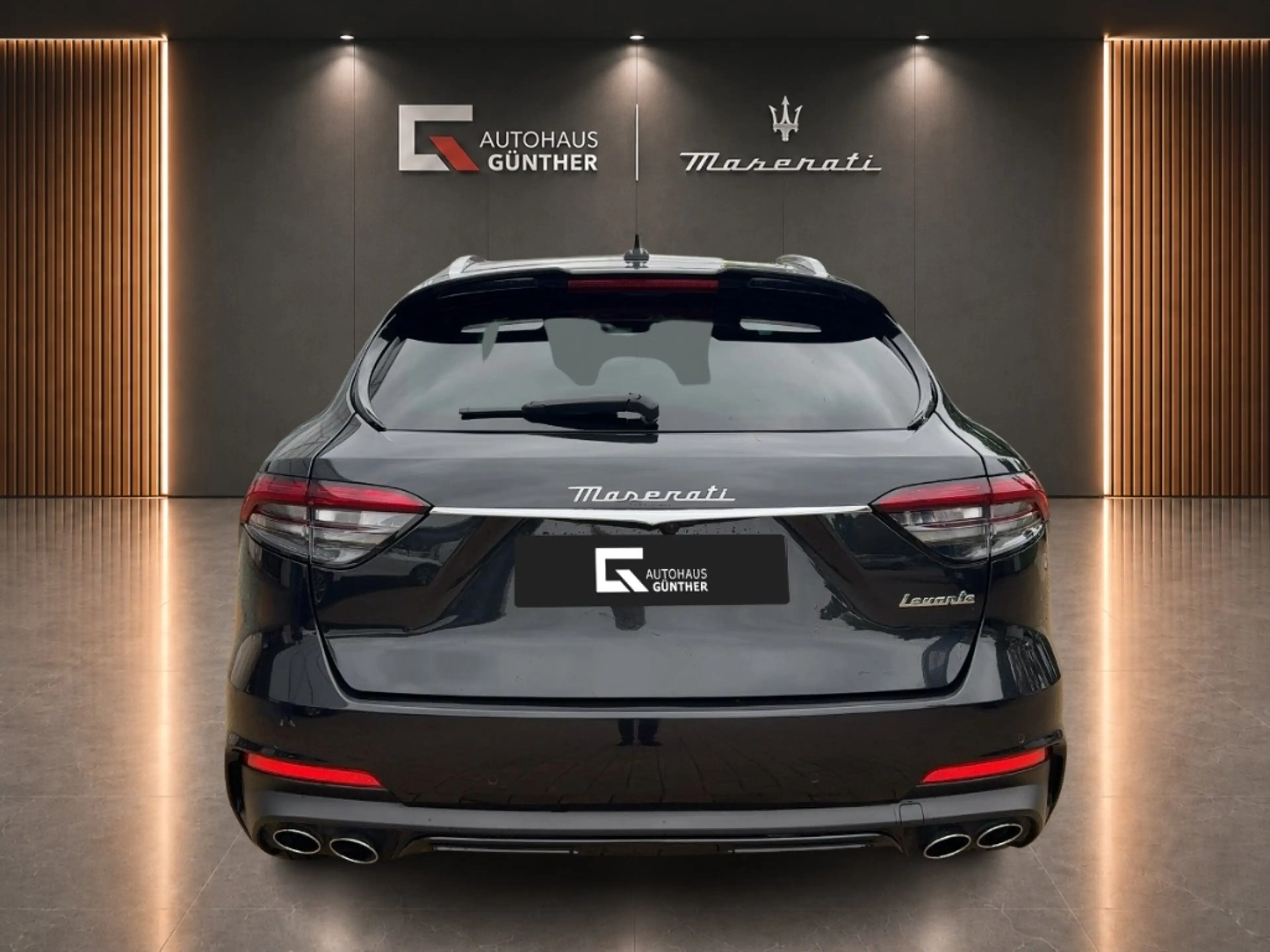 Maserati Levante Modena S MY22 430HP Carbon Pano 21 Zoll — photo 3