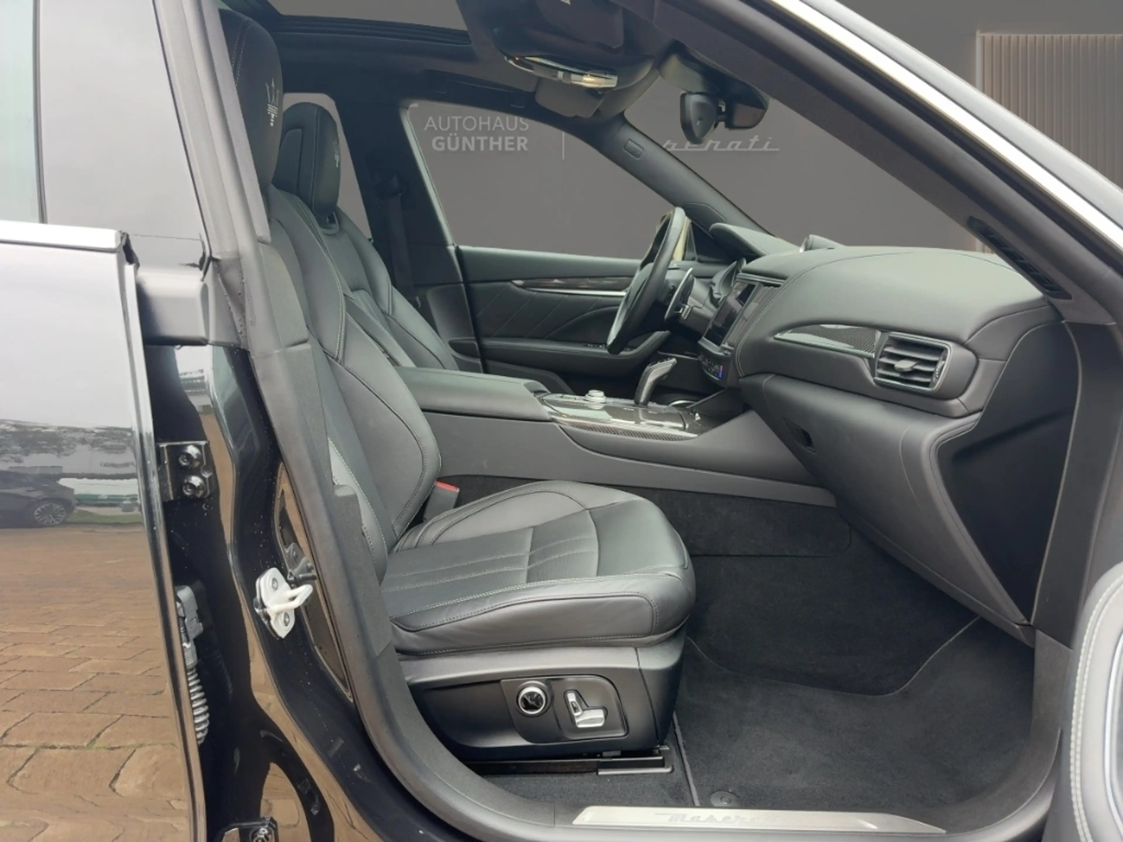 Maserati Levante Modena S MY22 430HP Carbon Pano 21 Zoll — photo 9