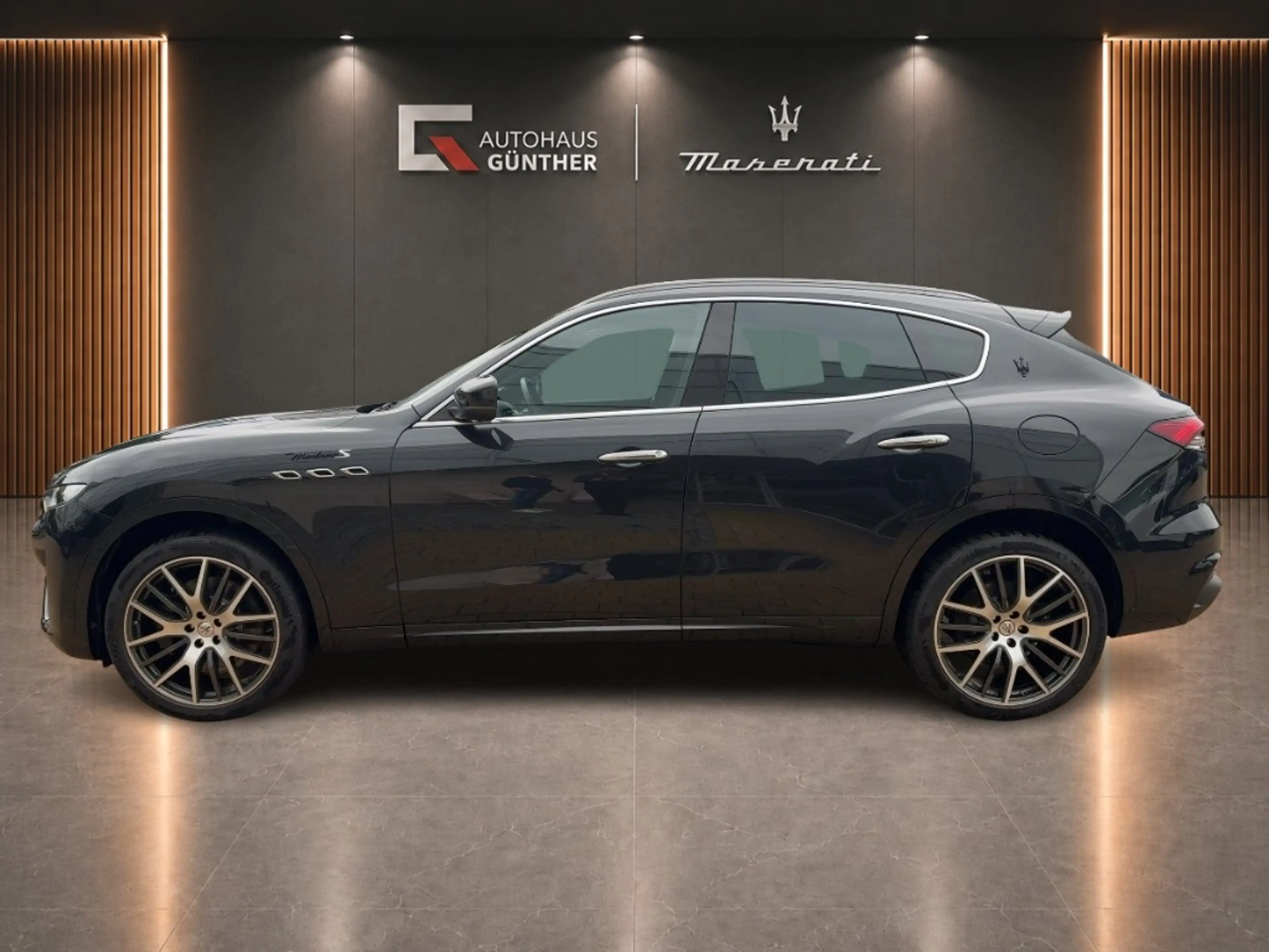 Maserati Levante Modena S MY22 430HP Carbon Pano 21 Zoll — photo 2