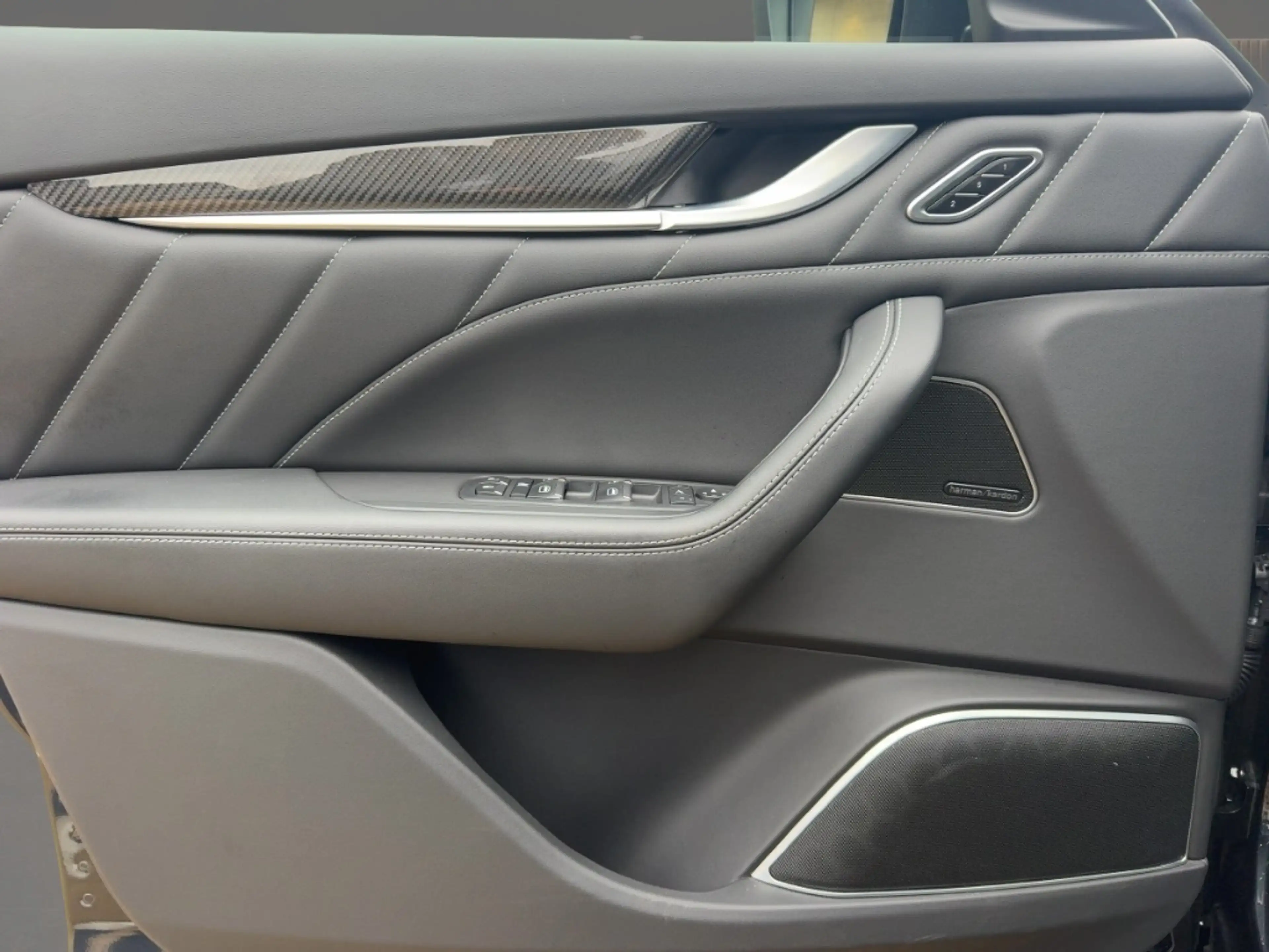 Maserati Levante Modena S MY22 430HP Carbon Pano 21 Zoll — photo 13