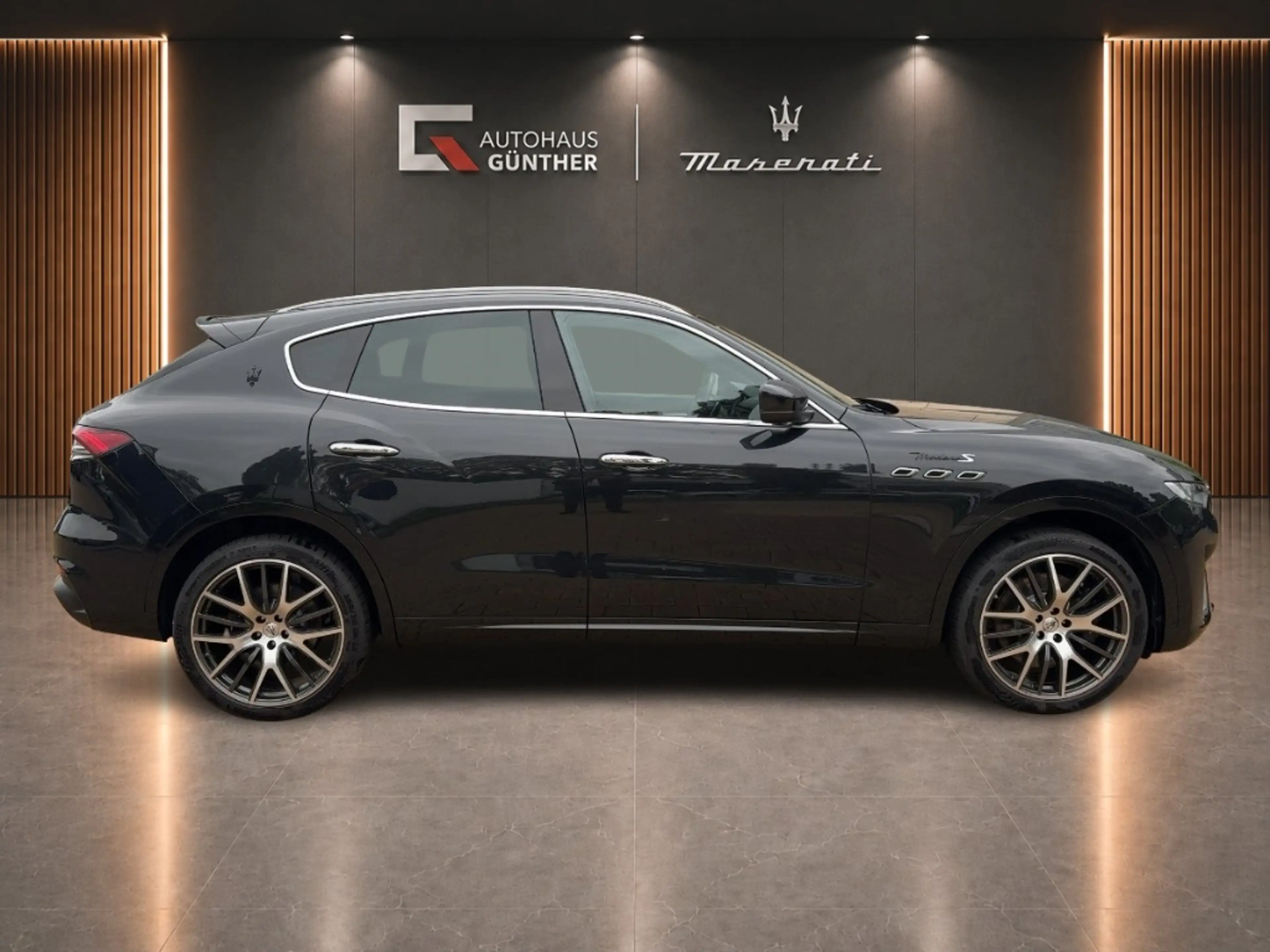 Maserati Levante Modena S MY22 430HP Carbon Pano 21 Zoll — photo 5