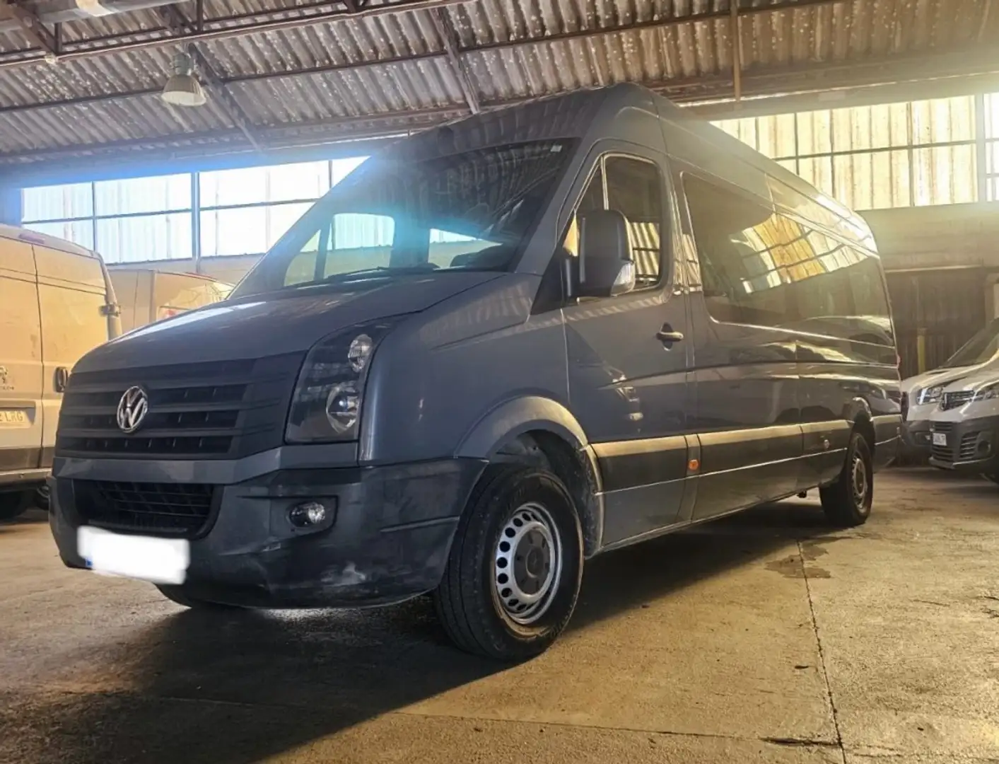 Volkswagen Crafter PRO Kombi BMT 35 BL TA 136 Gris - 2