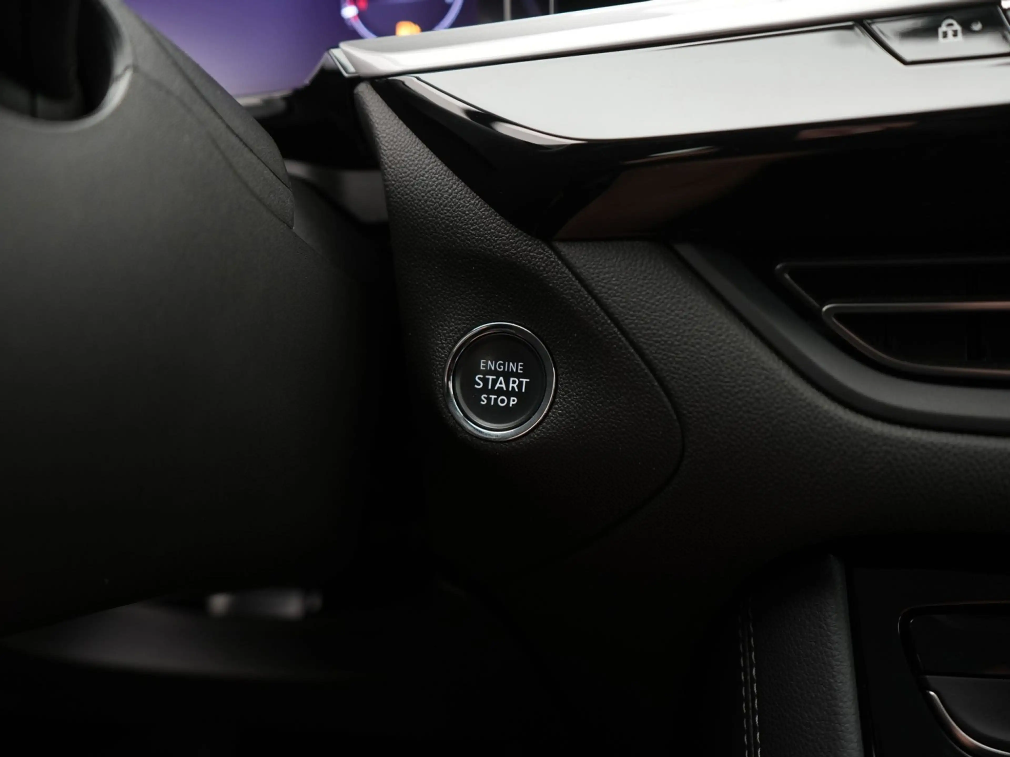 Opel Grandland 1.6 Turbo Plug-In Hybrid Business Edition - Automa — photo 20