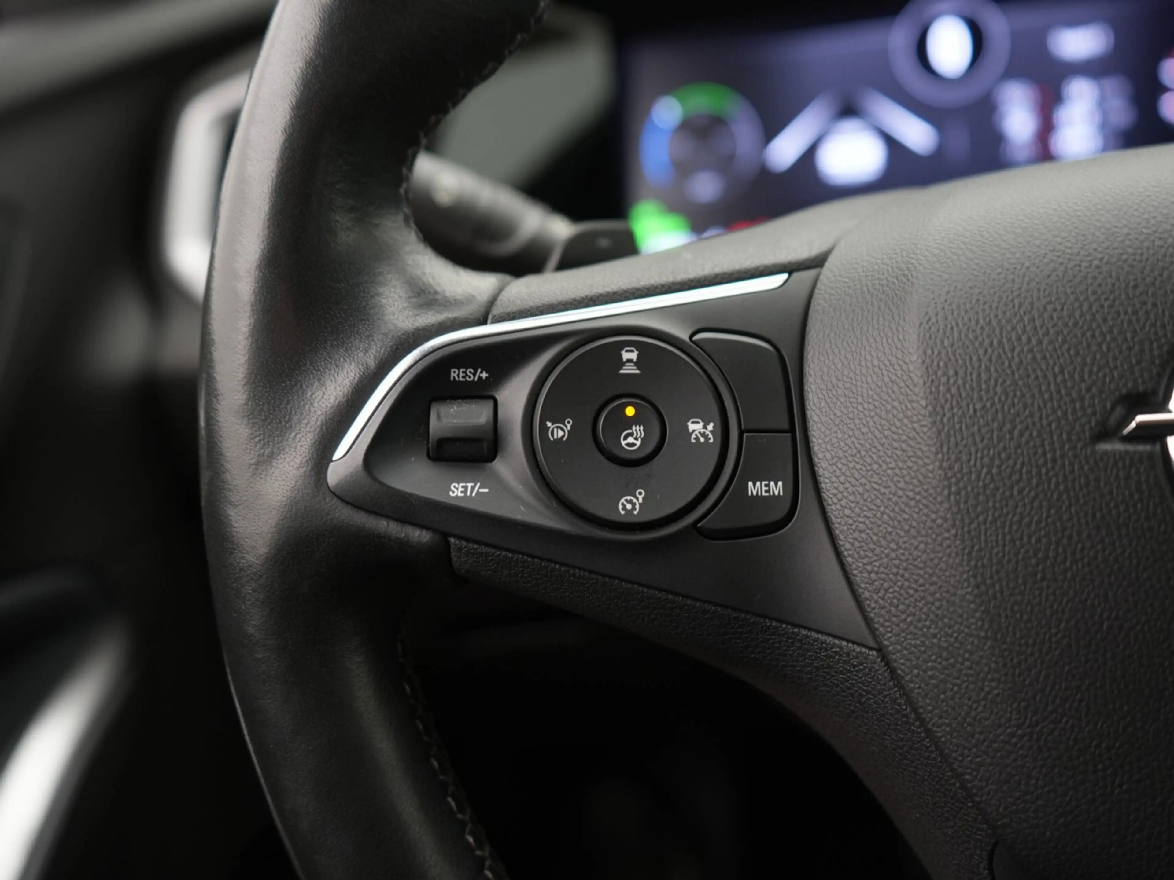 Opel Grandland 1.6 Turbo Plug-In Hybrid Business Edition - Automa — photo 17