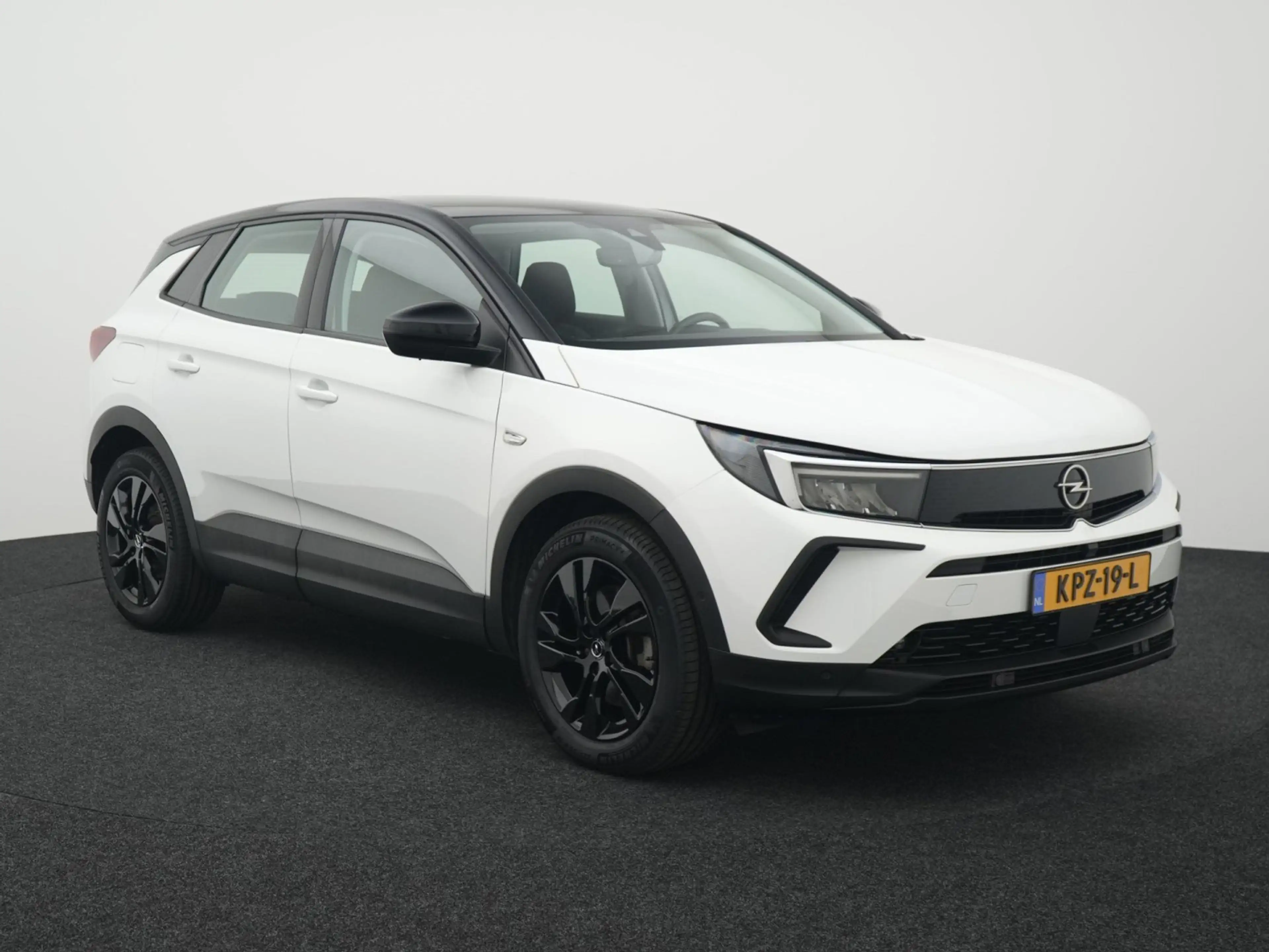 Opel Grandland 1.6 Turbo Plug-In Hybrid Business Edition - Automa — photo 8