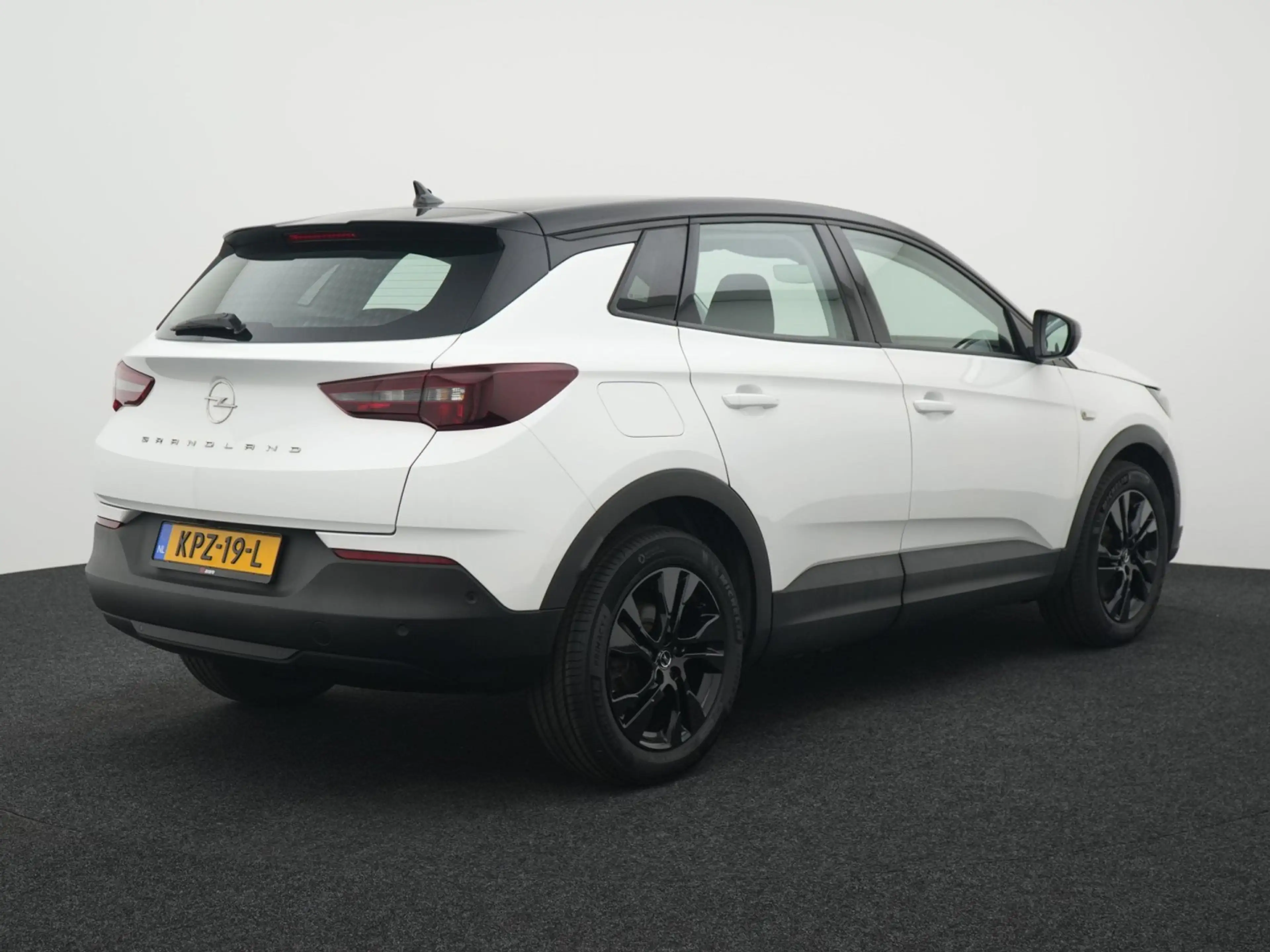 Opel Grandland 1.6 Turbo Plug-In Hybrid Business Edition - Automa — photo 3