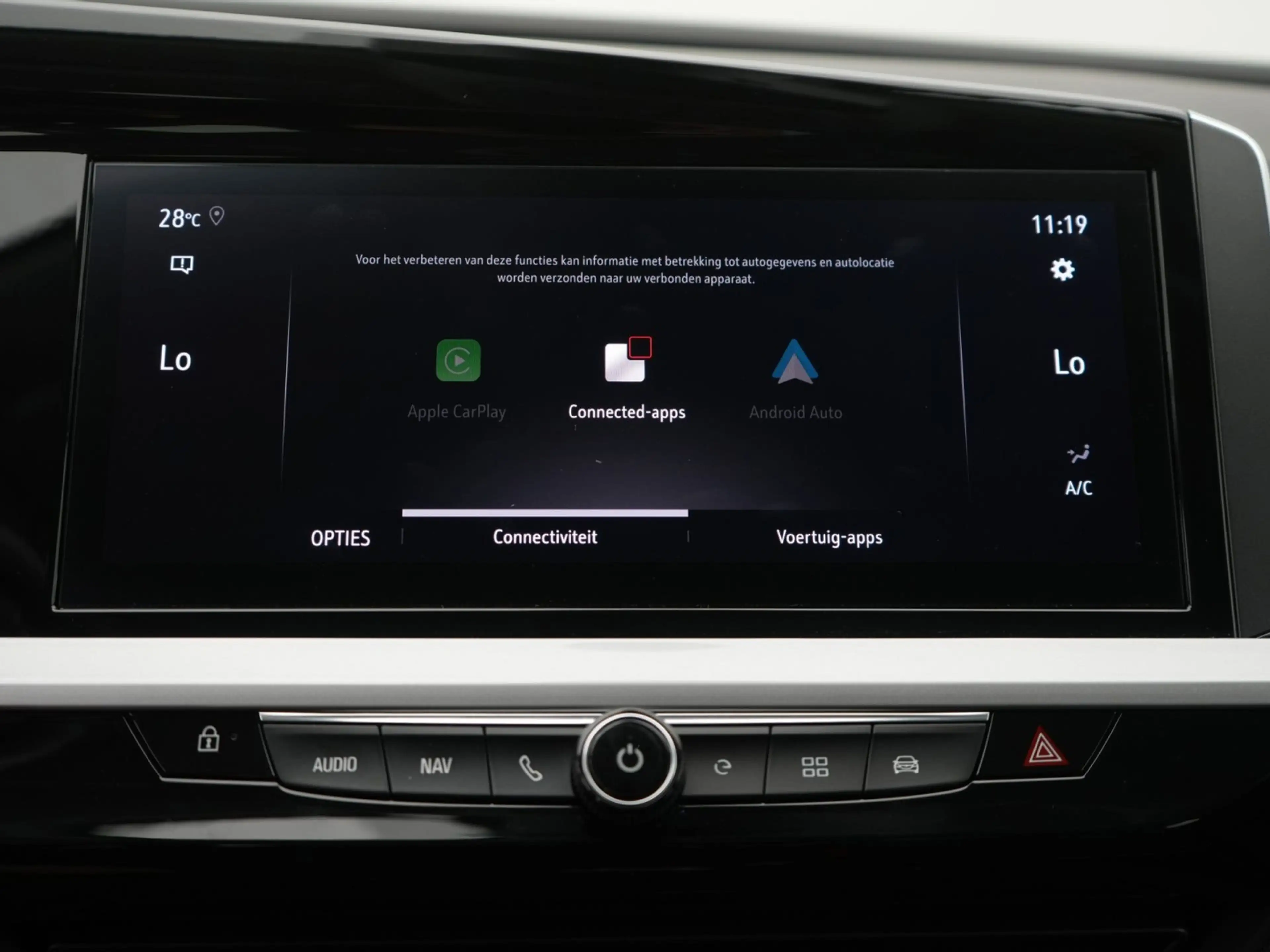 Opel Grandland 1.6 Turbo Plug-In Hybrid Business Edition - Automa — photo 14