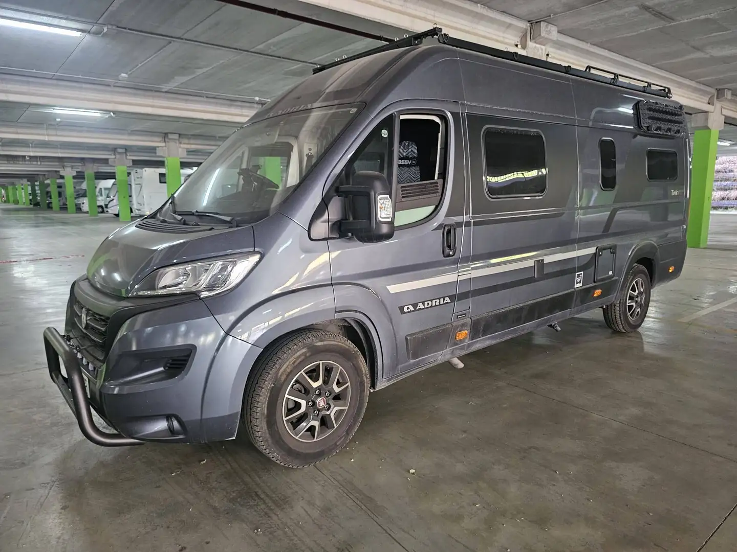 Caravans-Wohnm Adria ADRIA TWIN PLUS 640 SGX Grau - 1