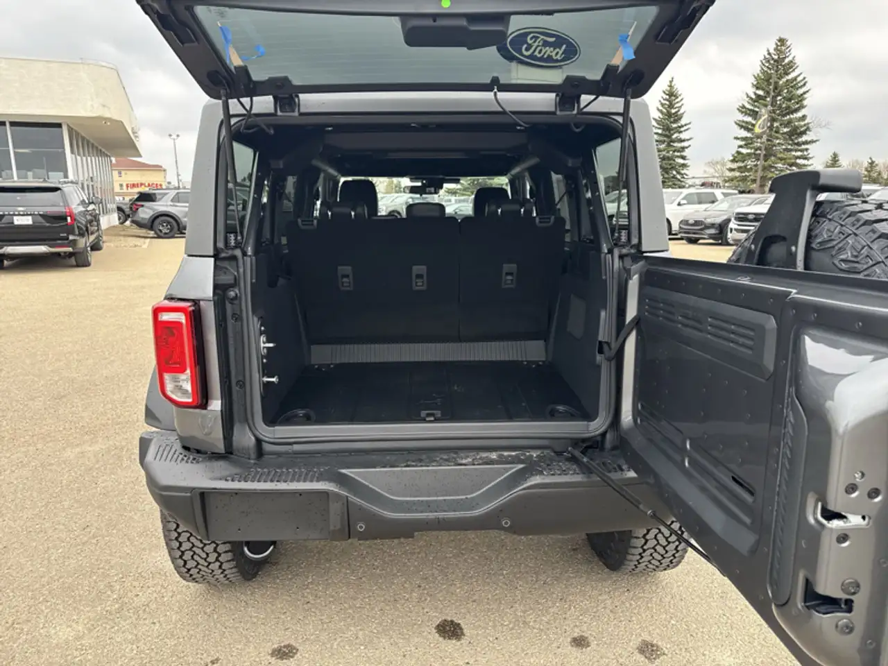 Ford Bronco снимка Ford Bronco