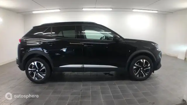 Peugeot 2008 view 4
