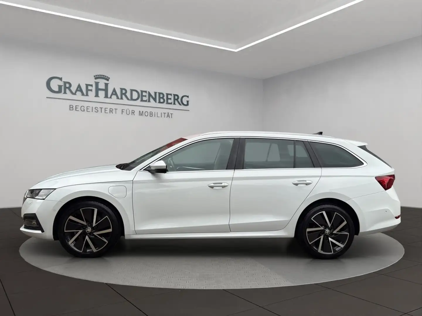 Skoda Octavia Combi iV First Edition eHybrid DSG Navi Weiß - 2