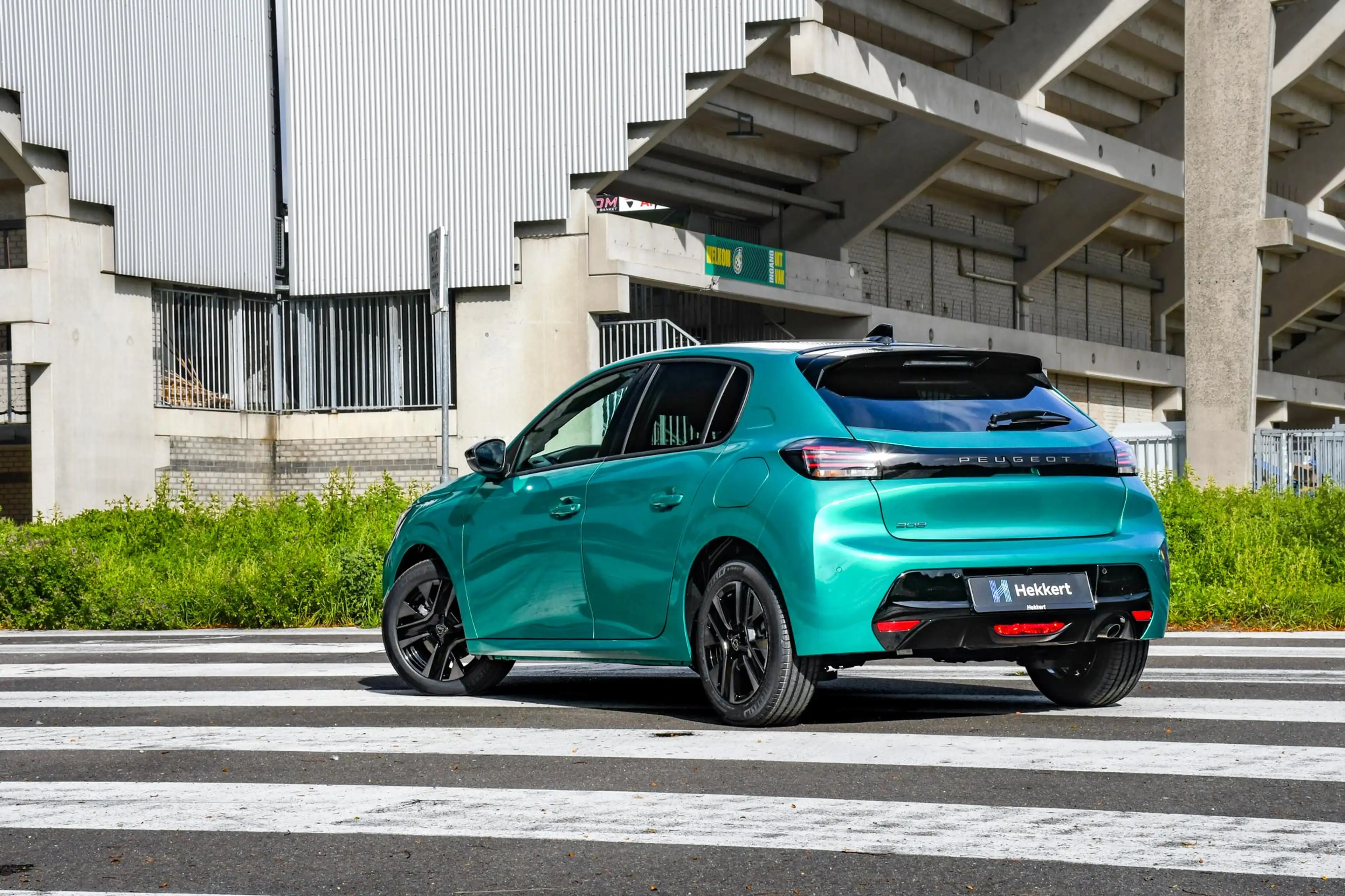 Peugeot 208 Envy 1.2 Turbo 100pk NU TE BESTELLEN BIJ HEKKERT A — photo 2
