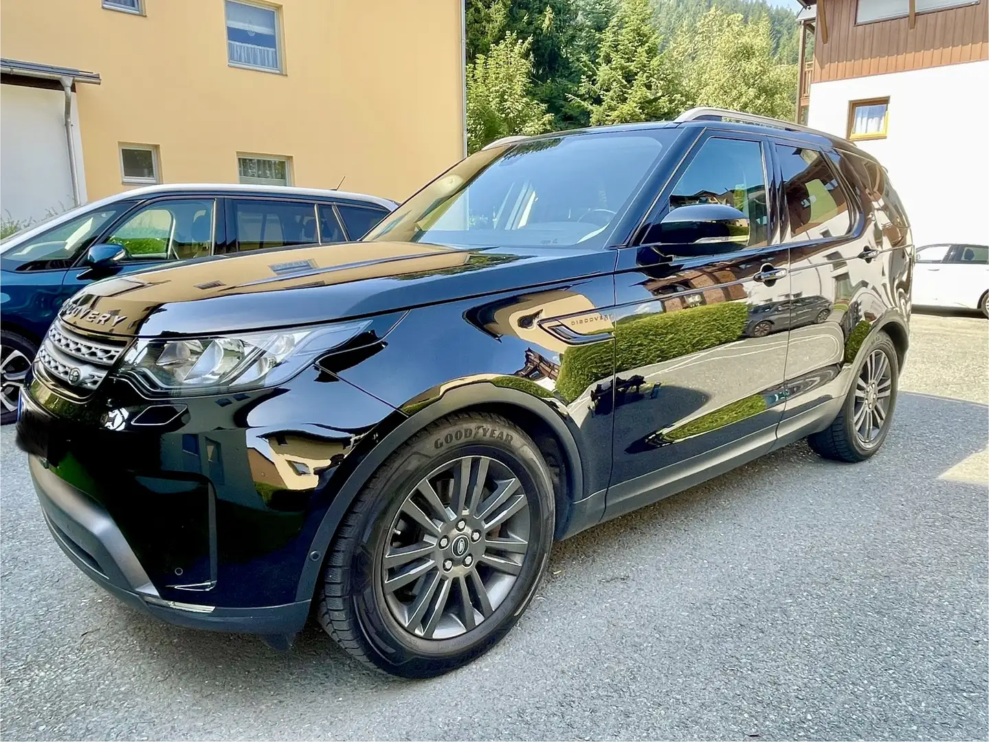 Land Rover Discovery 5 2,0 SD4 Aut. 7 Sitze Czarny - 1
