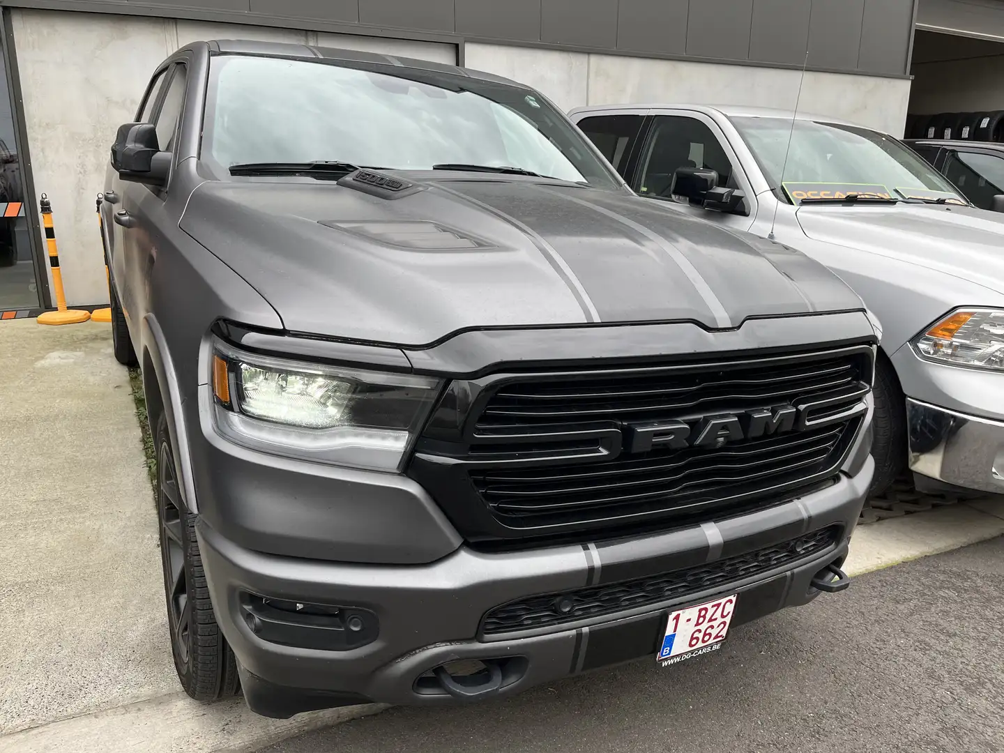 Dodge RAM Laramie Night Ed. + LPG : DEPOT-VENTE Gris - 1