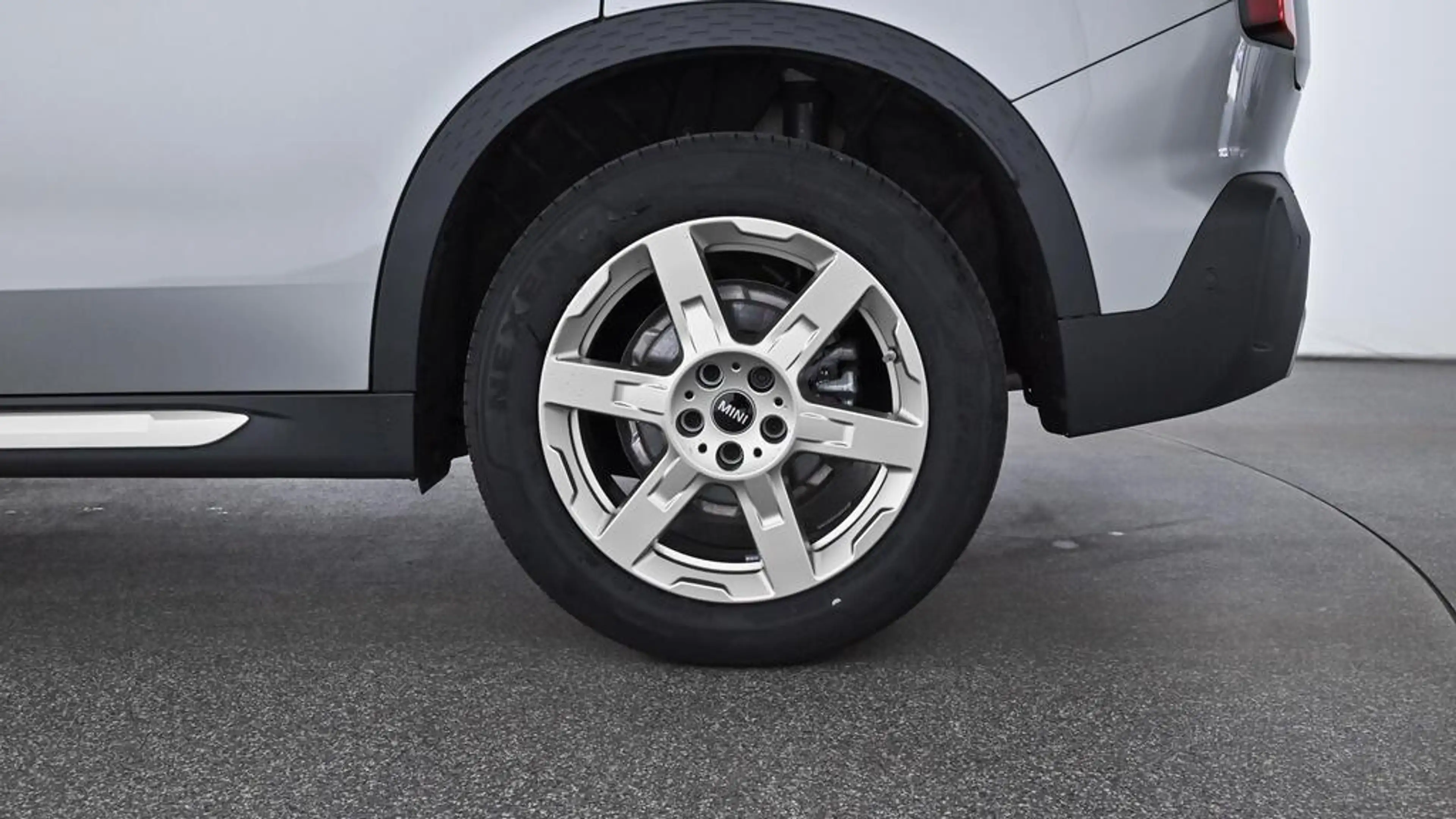MINI Countryman C Favoured Trim — photo 11