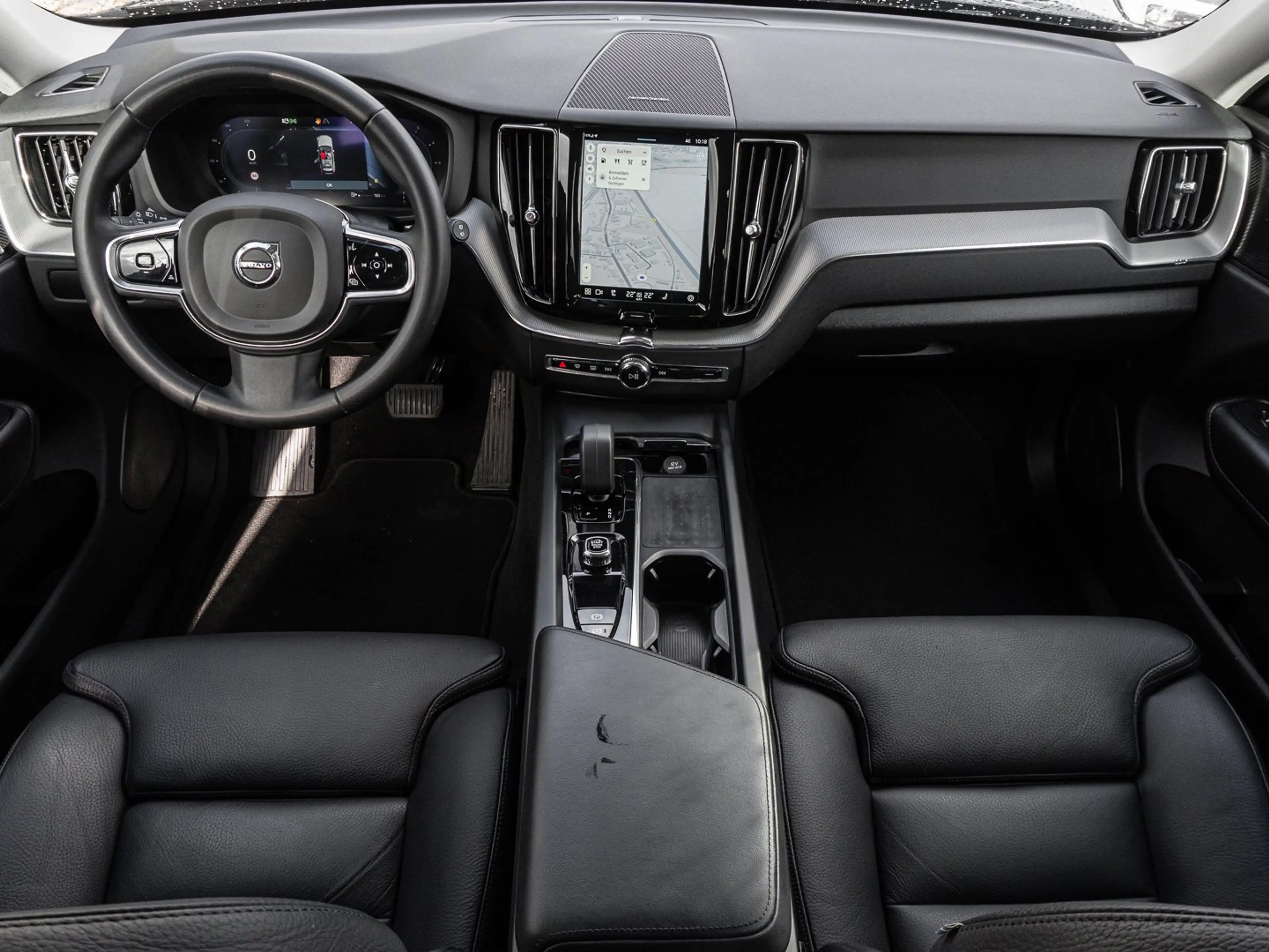 Volvo XC60 B4 D AWD Plus Bright 19ZOLL FRONTHZG AHK H&K — photo 11