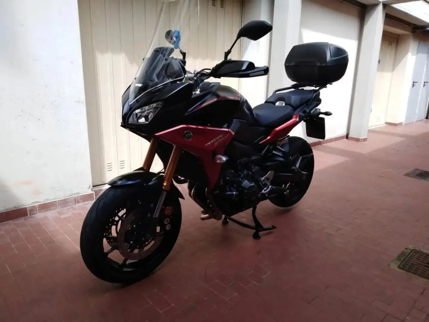 Yamaha Tracer 900 GT Fekete - 1