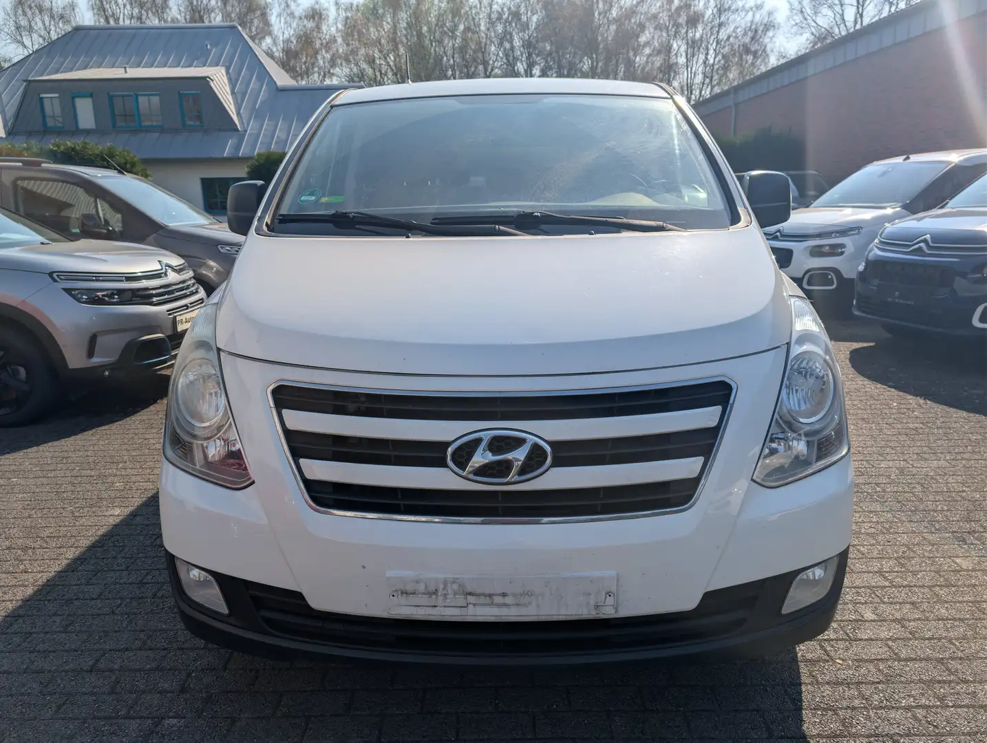 Hyundai H-1 Klimaanlage/Alufelgen/8-Sitzer/AHK Weiß - 2