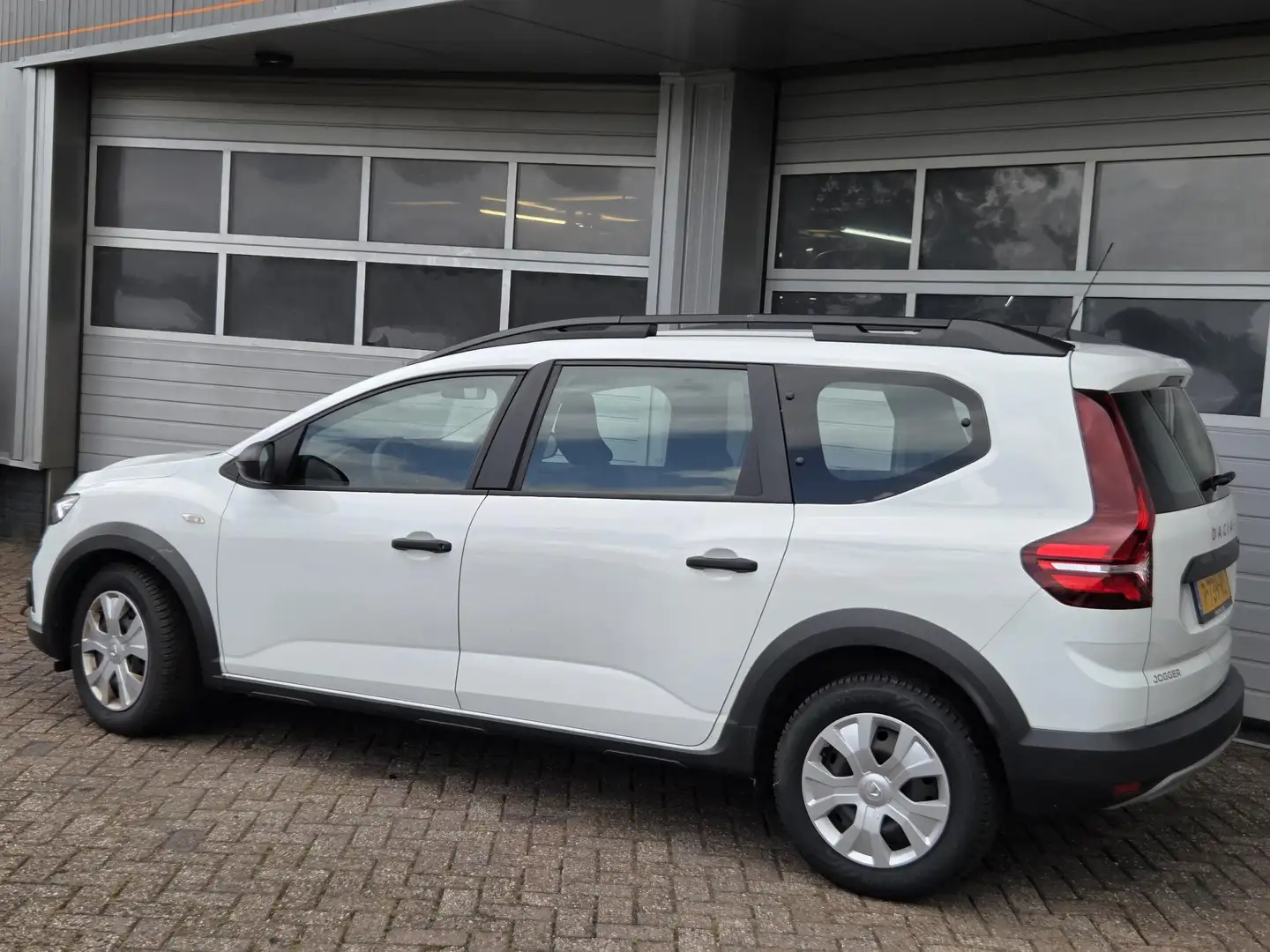 Dacia Jogger 1.0 TCe Essential 7-Persoons, Airco Blanc - 2