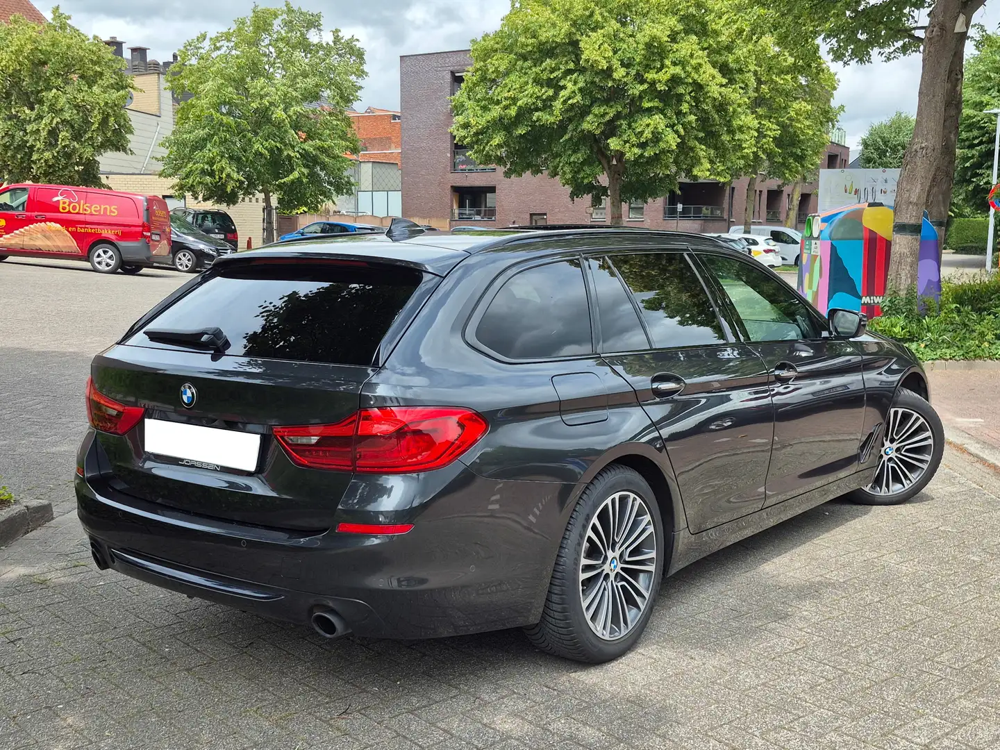 BMW 520 iA Sportline / Head Up / Harman Kardon / Camera Grau - 2