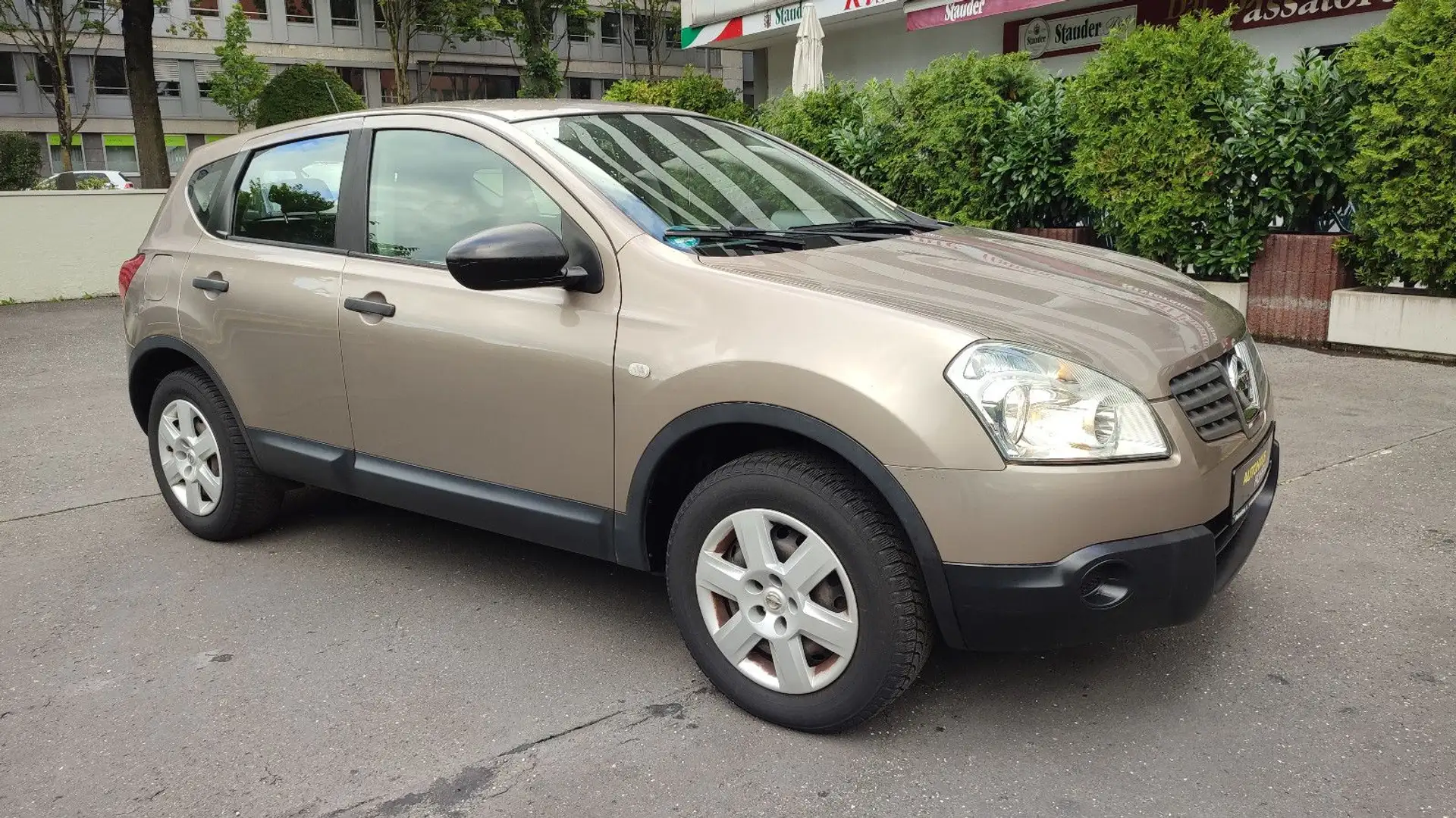 Nissan Qashqai Visia, LPG/Benzin Braun - 1