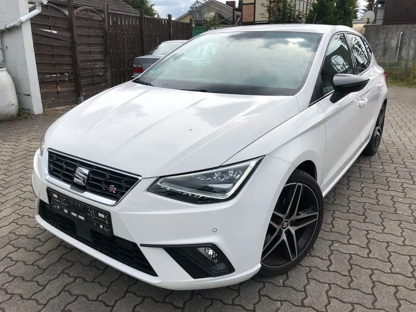 SEAT Ibiza FR+LED+Nav+DSG+Alcantara Weiß - 1