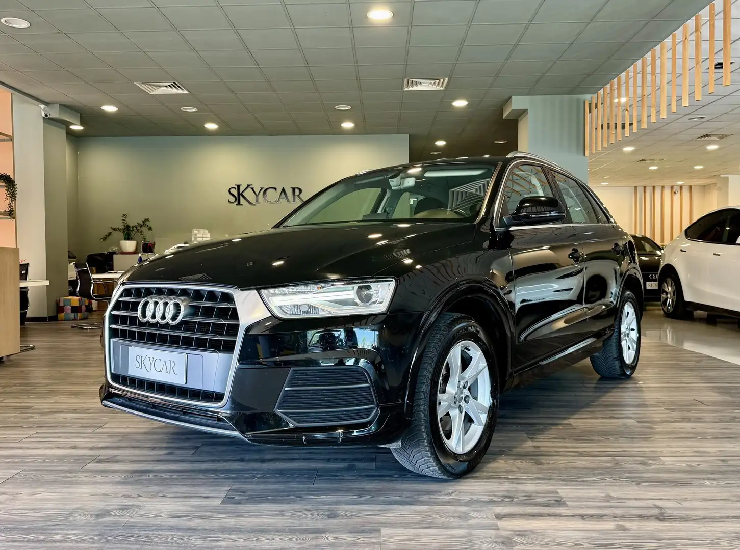 Audi Q3 2.0 TDI 150 CV Nero - 1