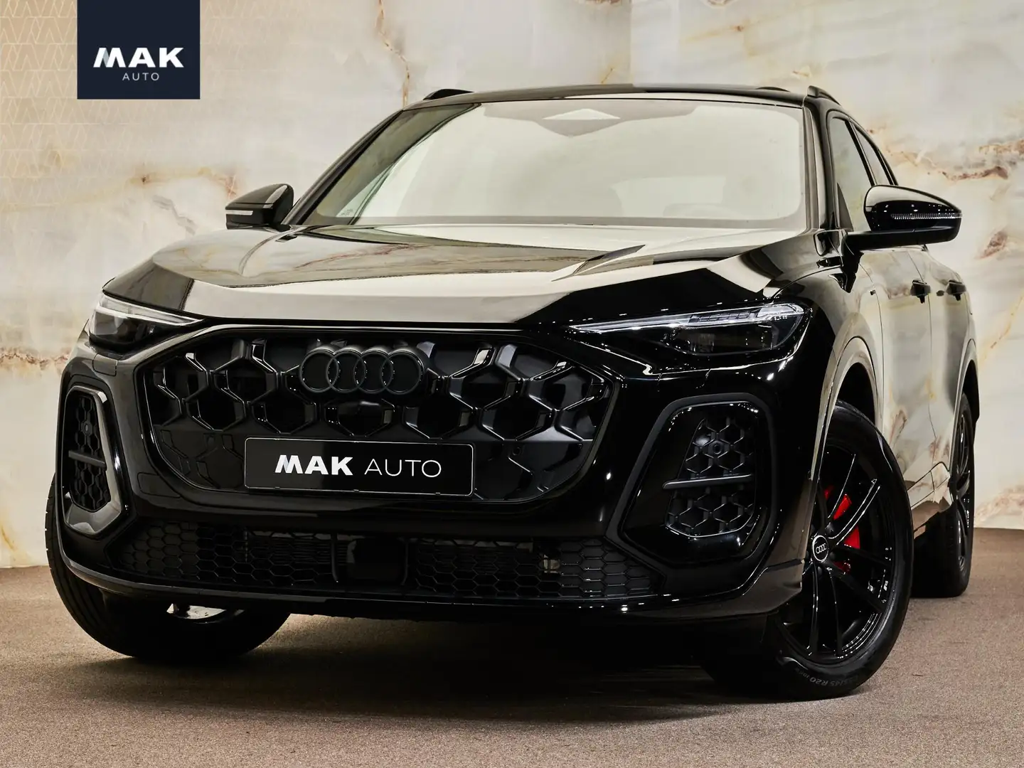 Audi Q5 E-Hybrid Quattro S Edition, pano, trk. haak, 20", Schwarz - 1