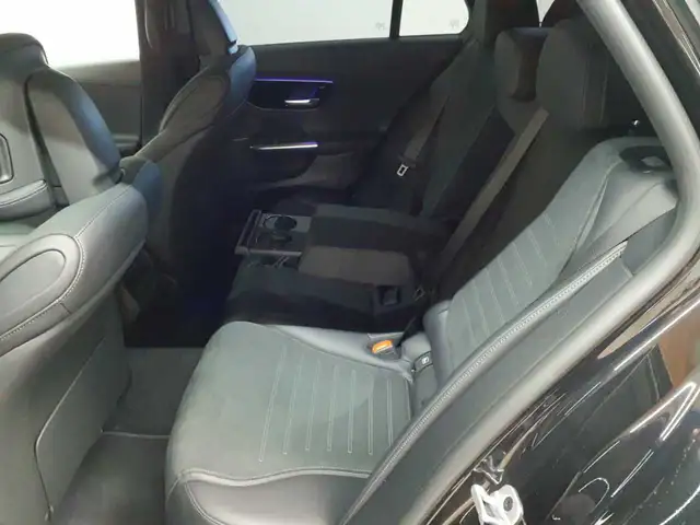 Mercedes-Benz C-Class view 14