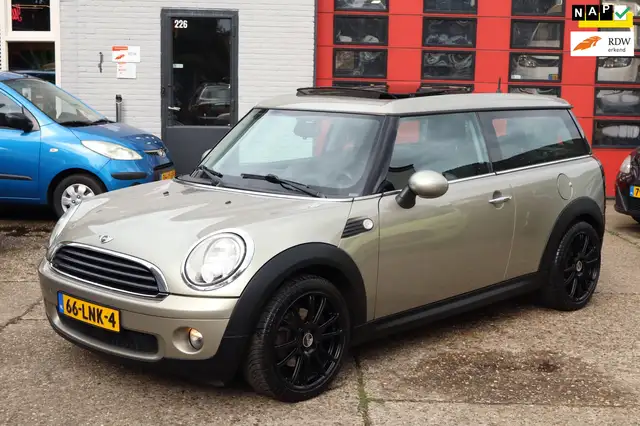 MINI One Clubman 1.6 Business Line .Pano..Airco ..Navi..Trekhaak