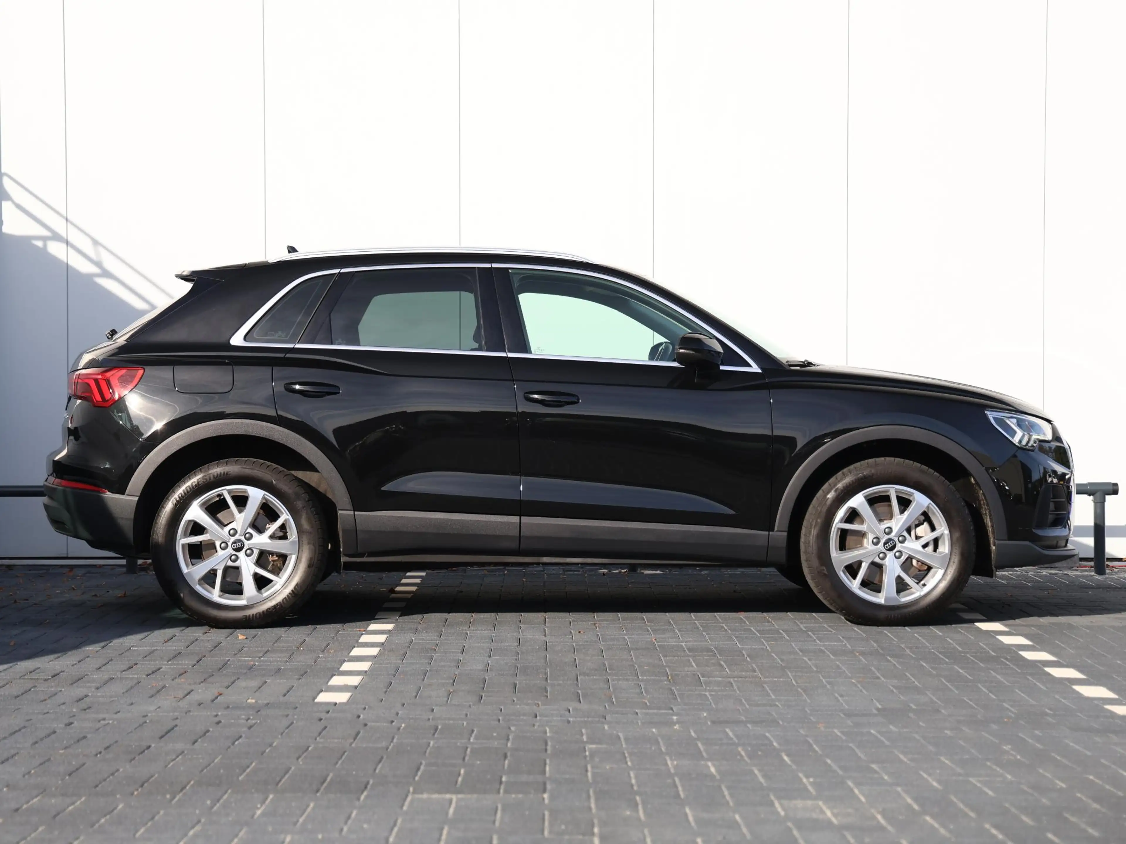 Audi Q3 45 TFSI e Advanced edition | Achteruitrijcamera | — photo 2